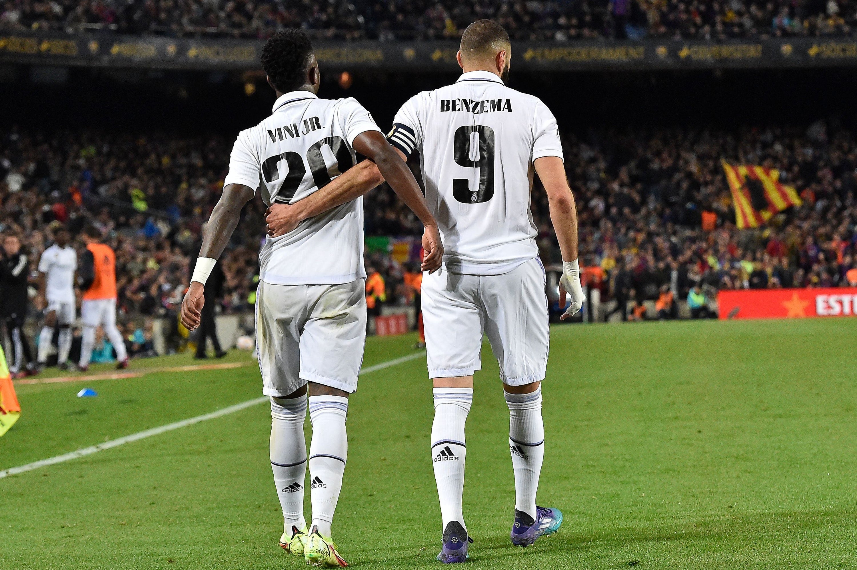 2022/23 Real Madrid #20 VINI JR Home Jersey (XL)