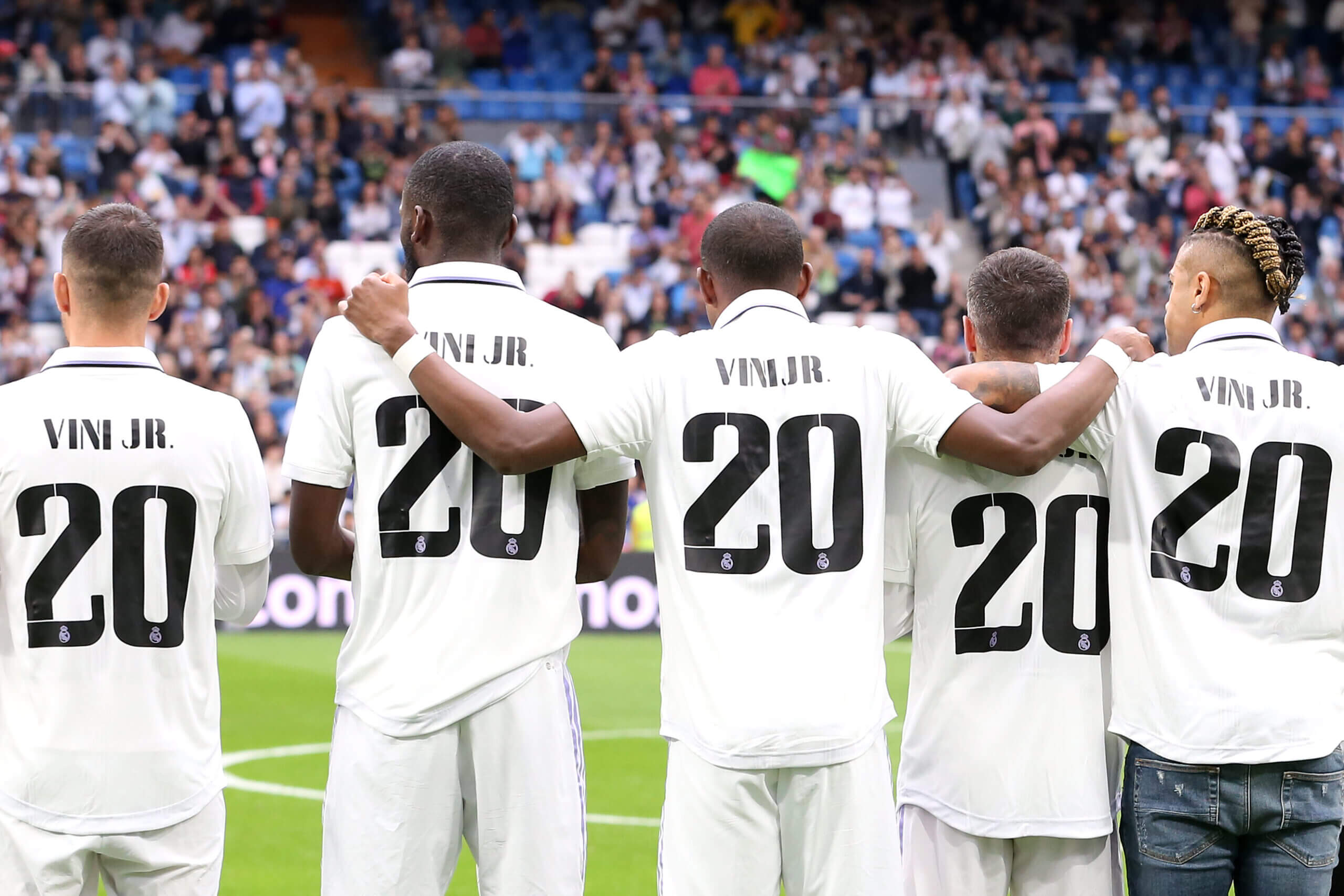 2022/23 Real Madrid #20 VINI JR Home Jersey (XL)