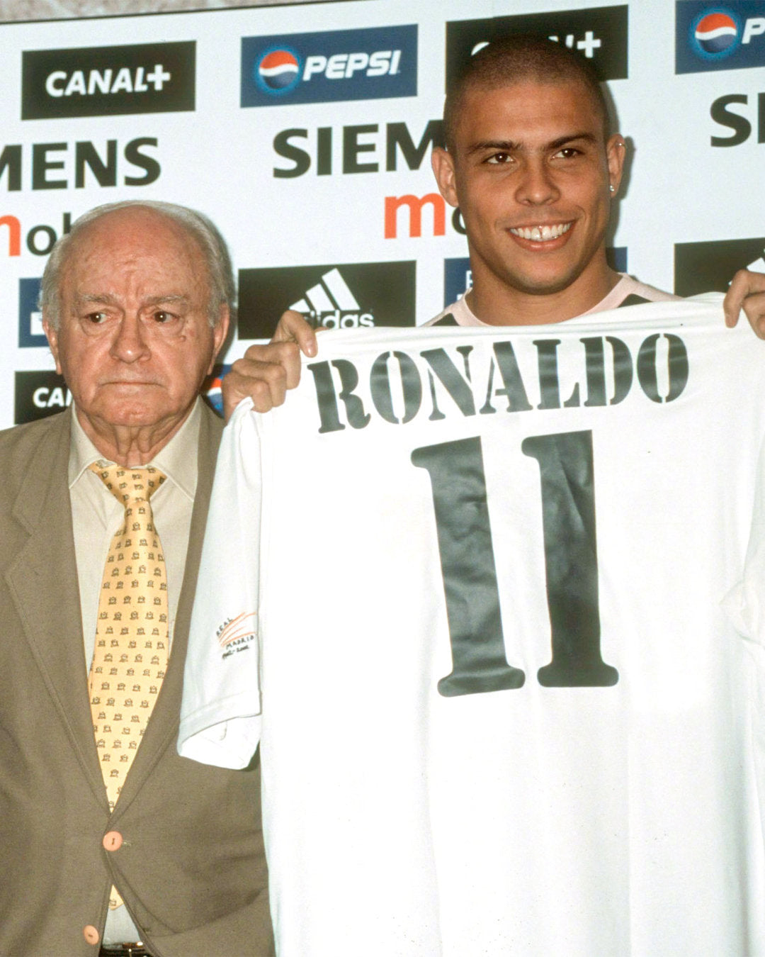 2002/03 Real Madrid #11 RONALDO Home Jersey (M)