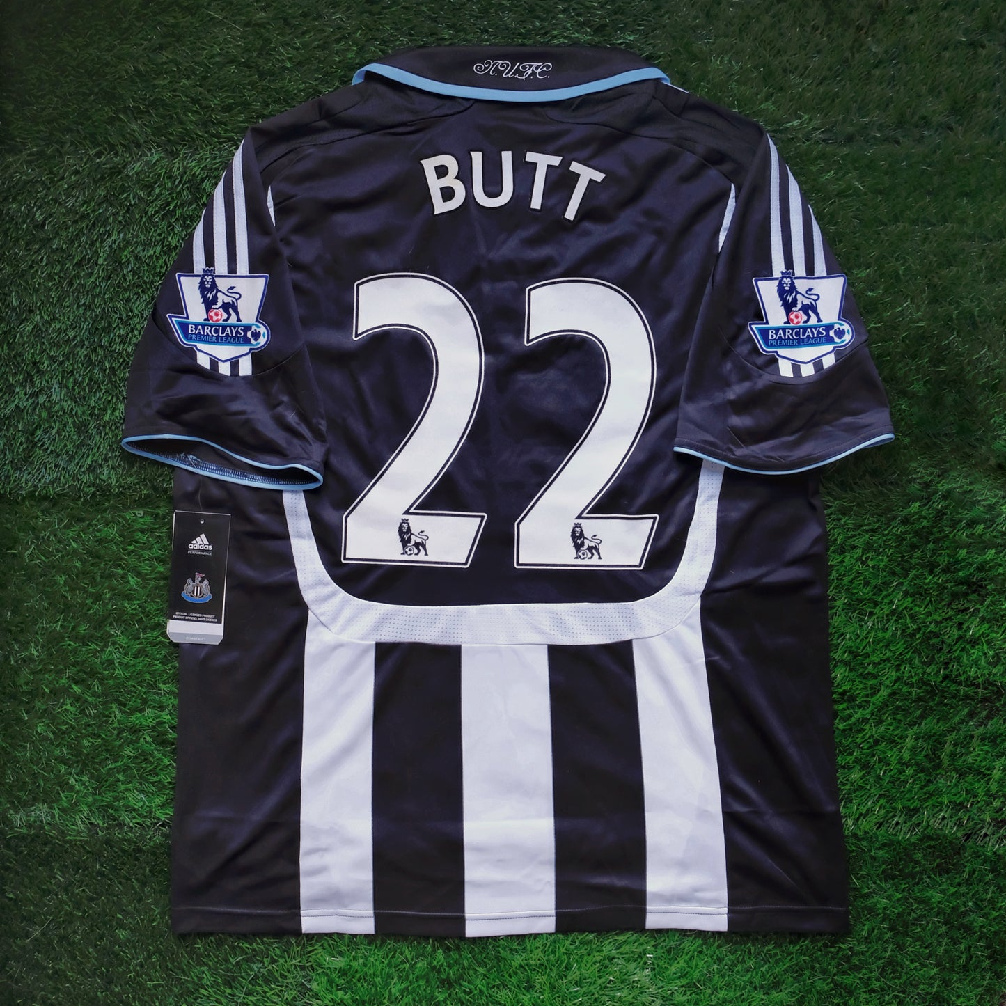 2007/09 Newcastle #22 BUTT Home Jersey (L)