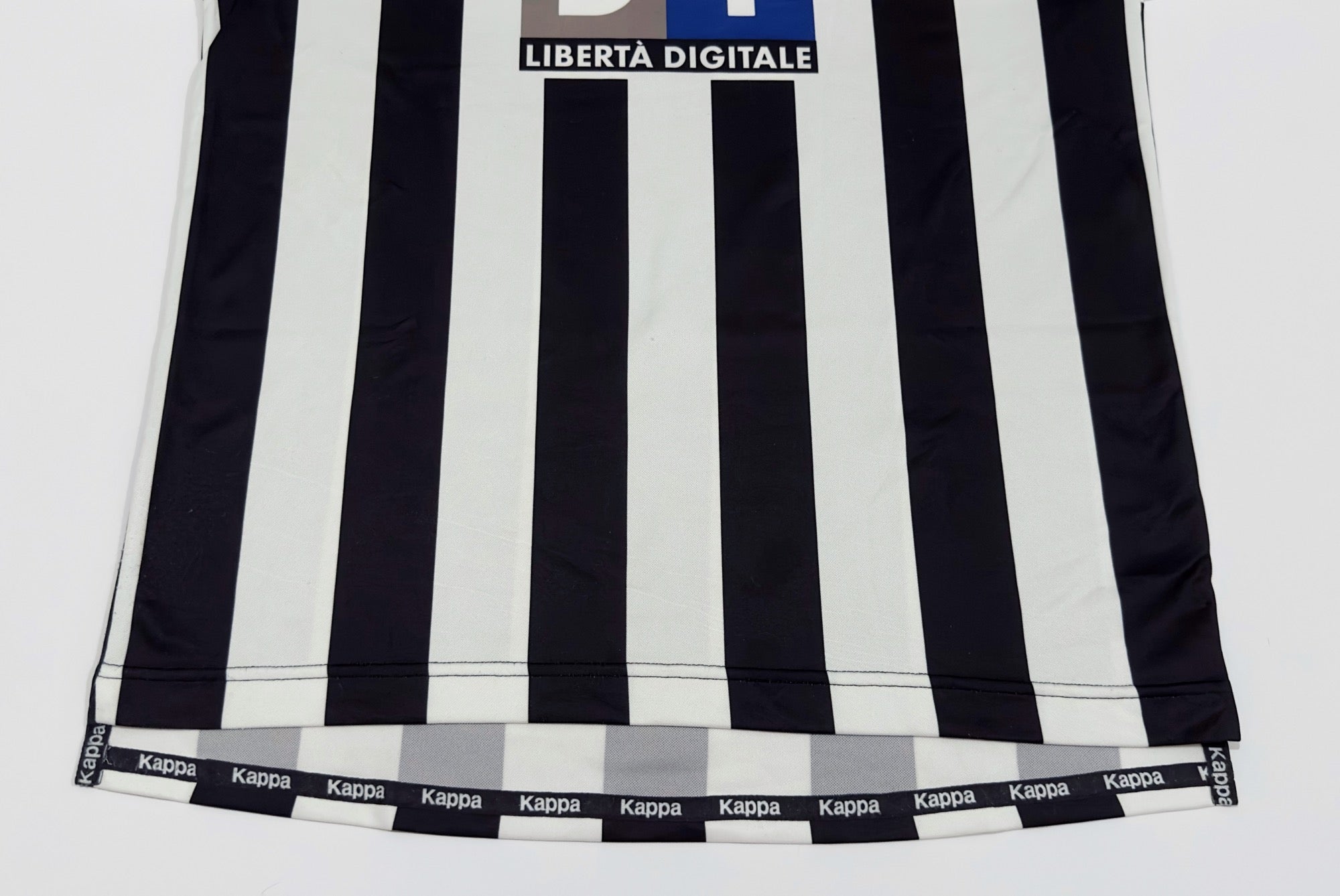 1998/99 Juventus Home Jersey (M)