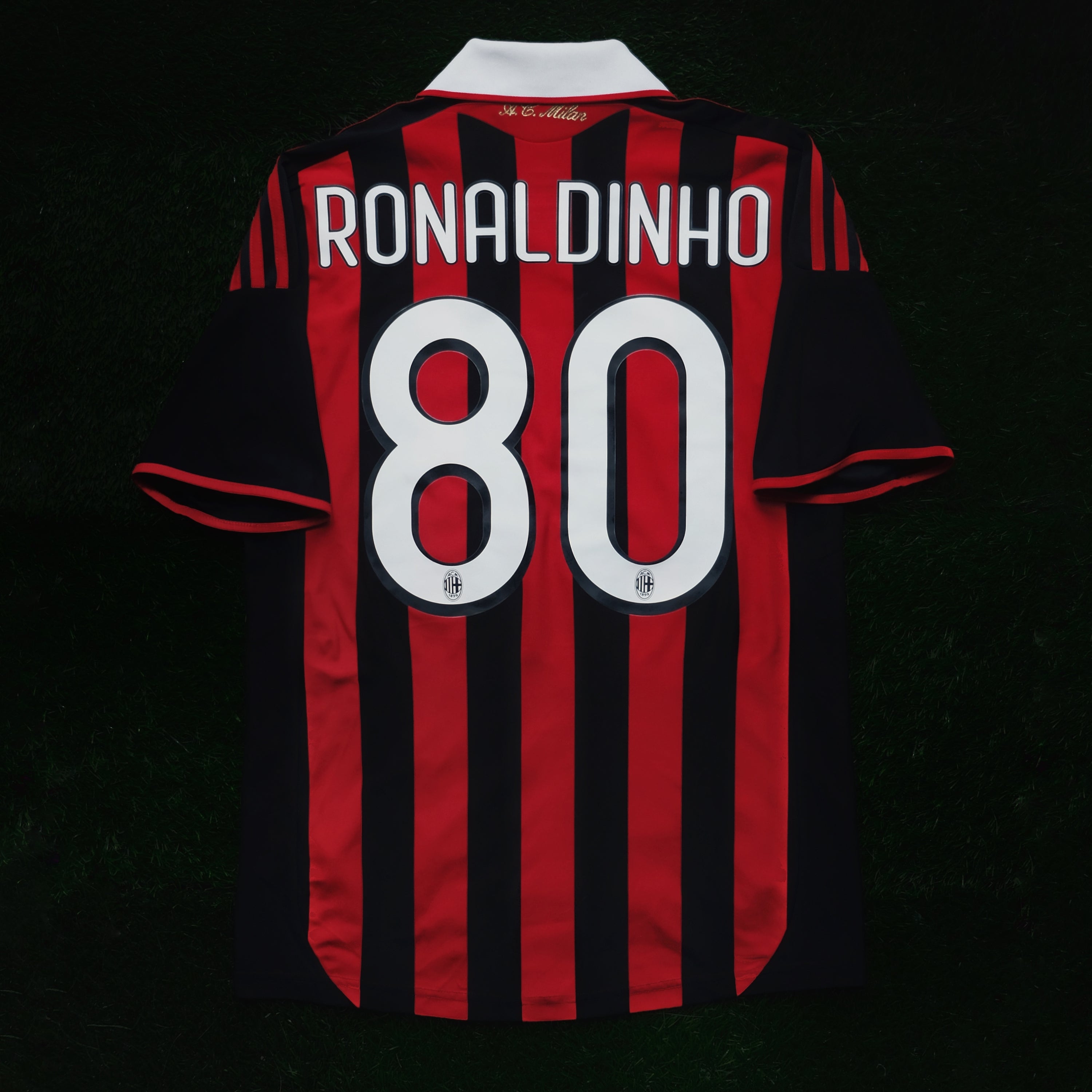 Maillot foot vintage Milan AC extérieur N°80 RONALDINHO 2008-2009 Maillot foot vintage Milan AC extérieur N°80 RONALDINHO 2008-2009