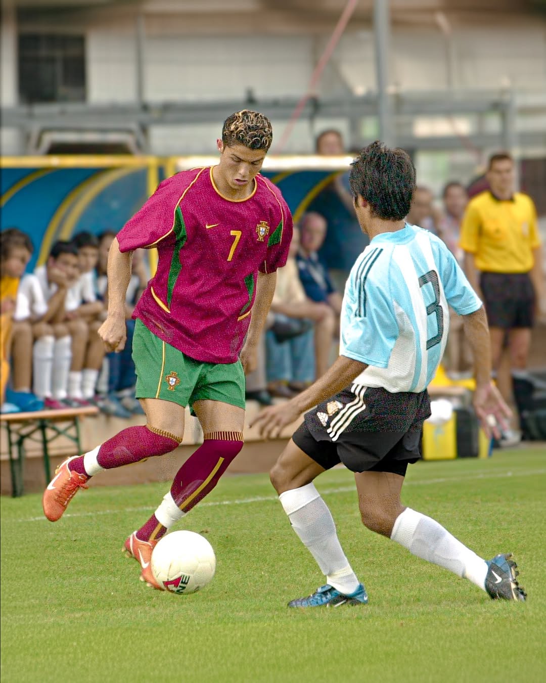 2002/04 Portugal #7 Home Jersey (L)
