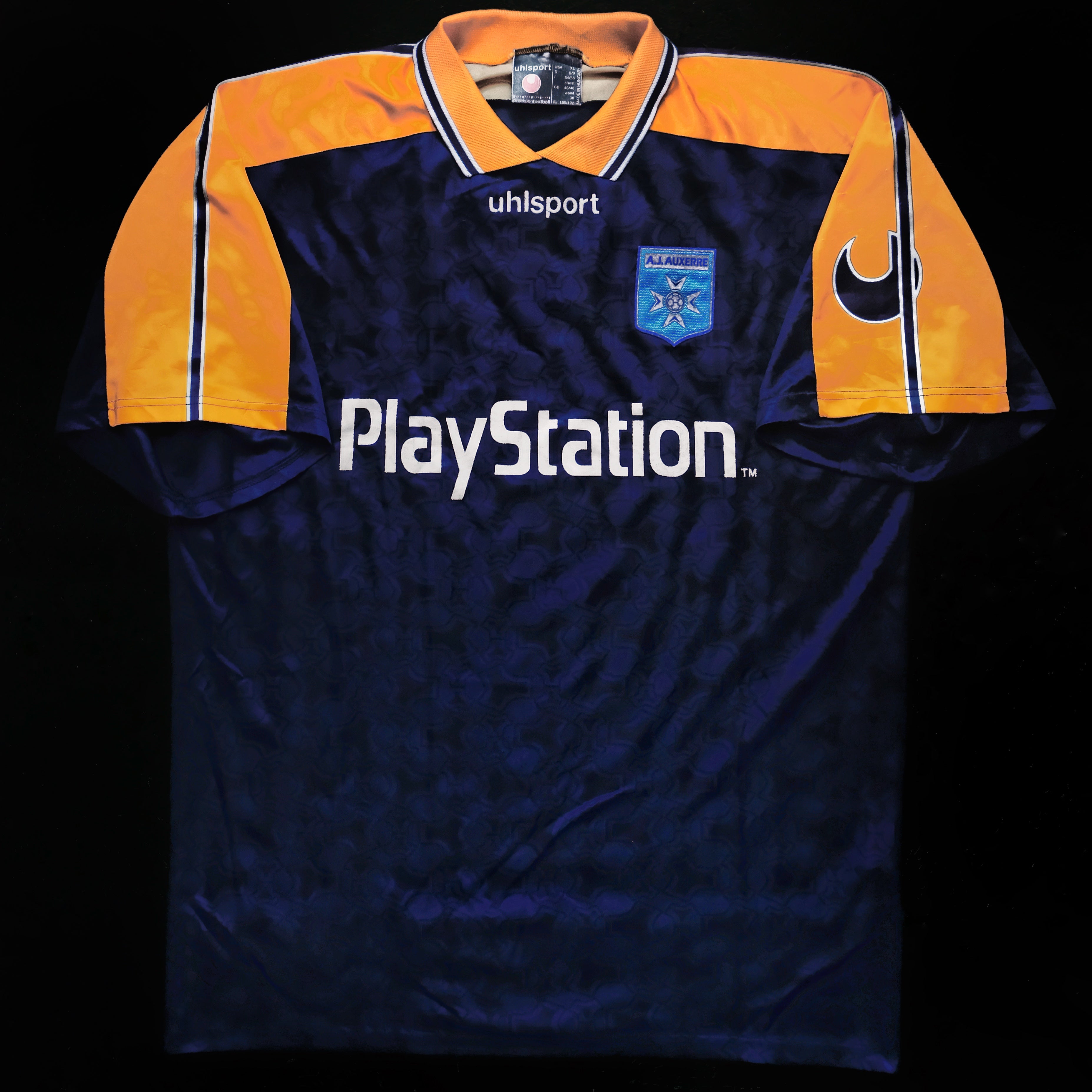 AJ Auxerre – Double Kick Football | retro. classic. vintage.