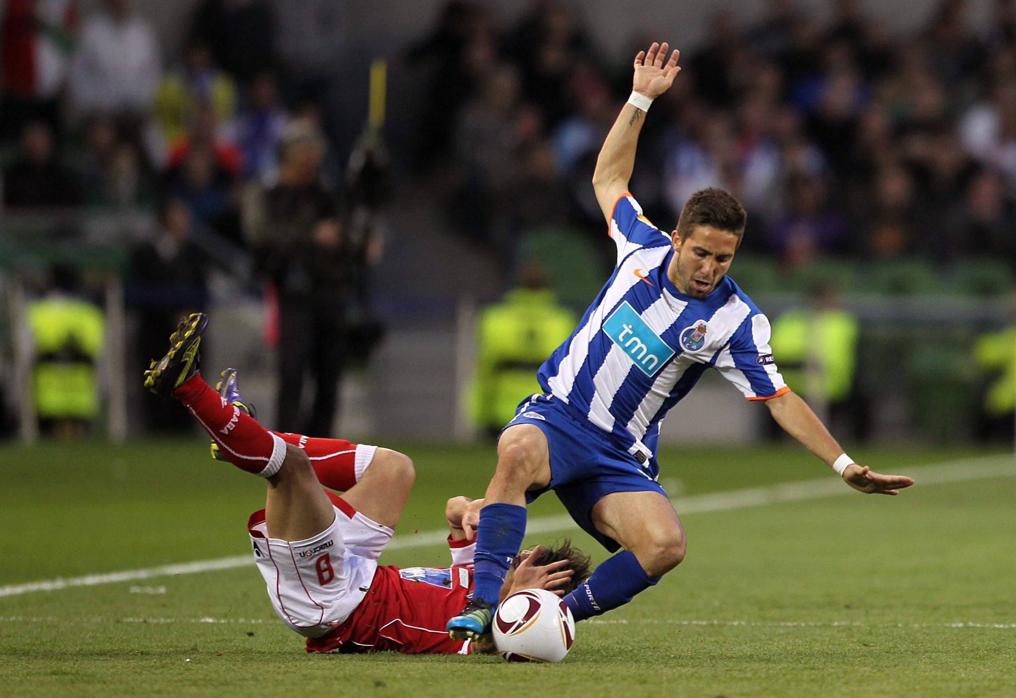 2010/11 Porto Home Jersey (S)