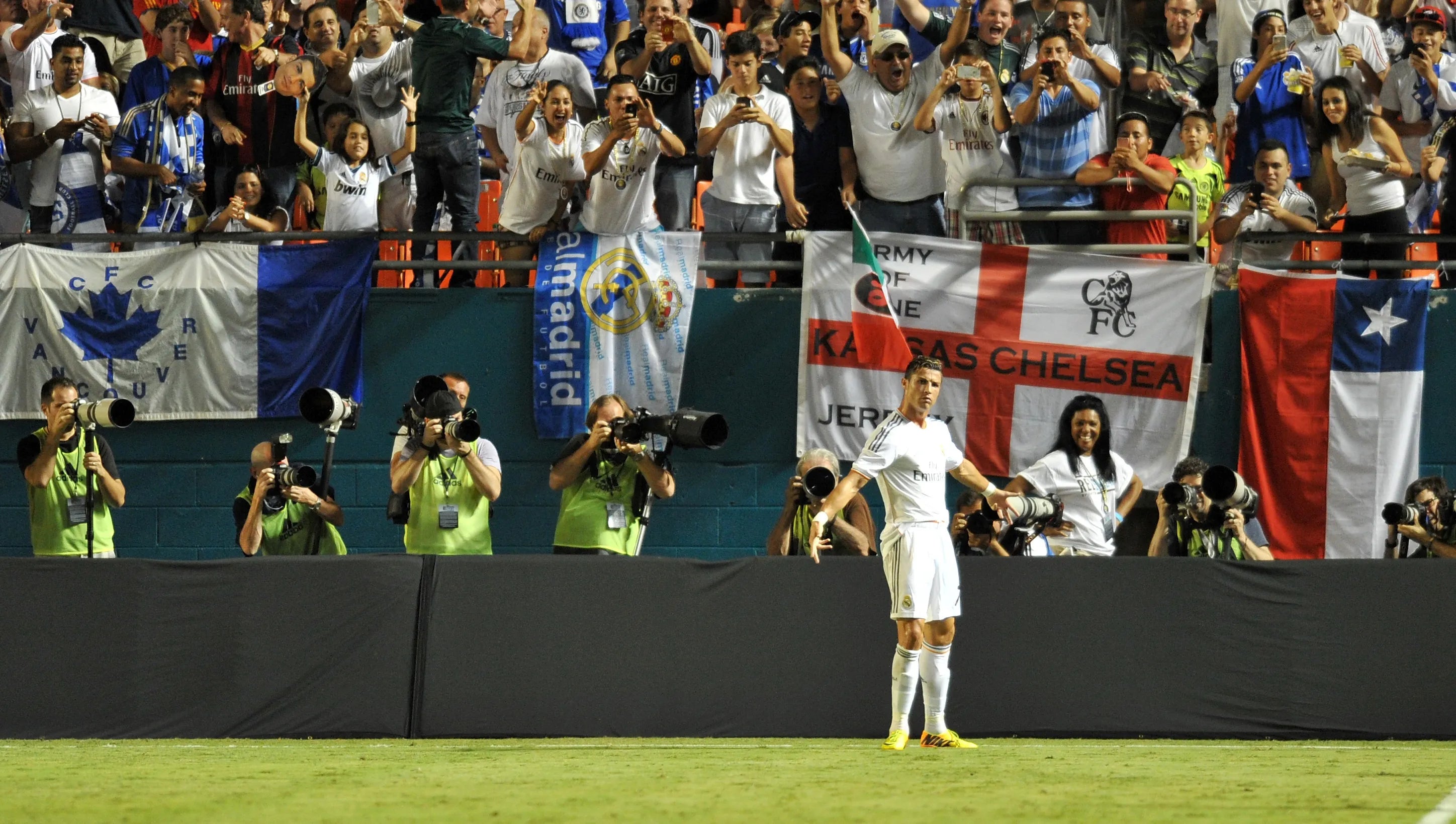 2013/14 Real Madrid #7 RONALDO Home Jersey (S)
