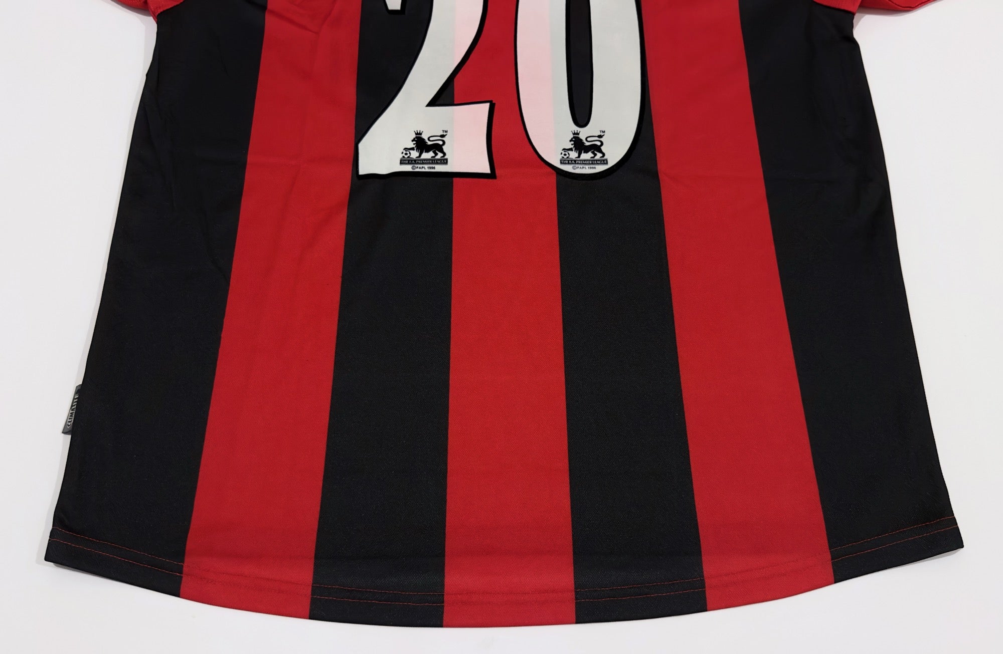 2001/02 Fulham #20 SAHA Away Jersey (L)