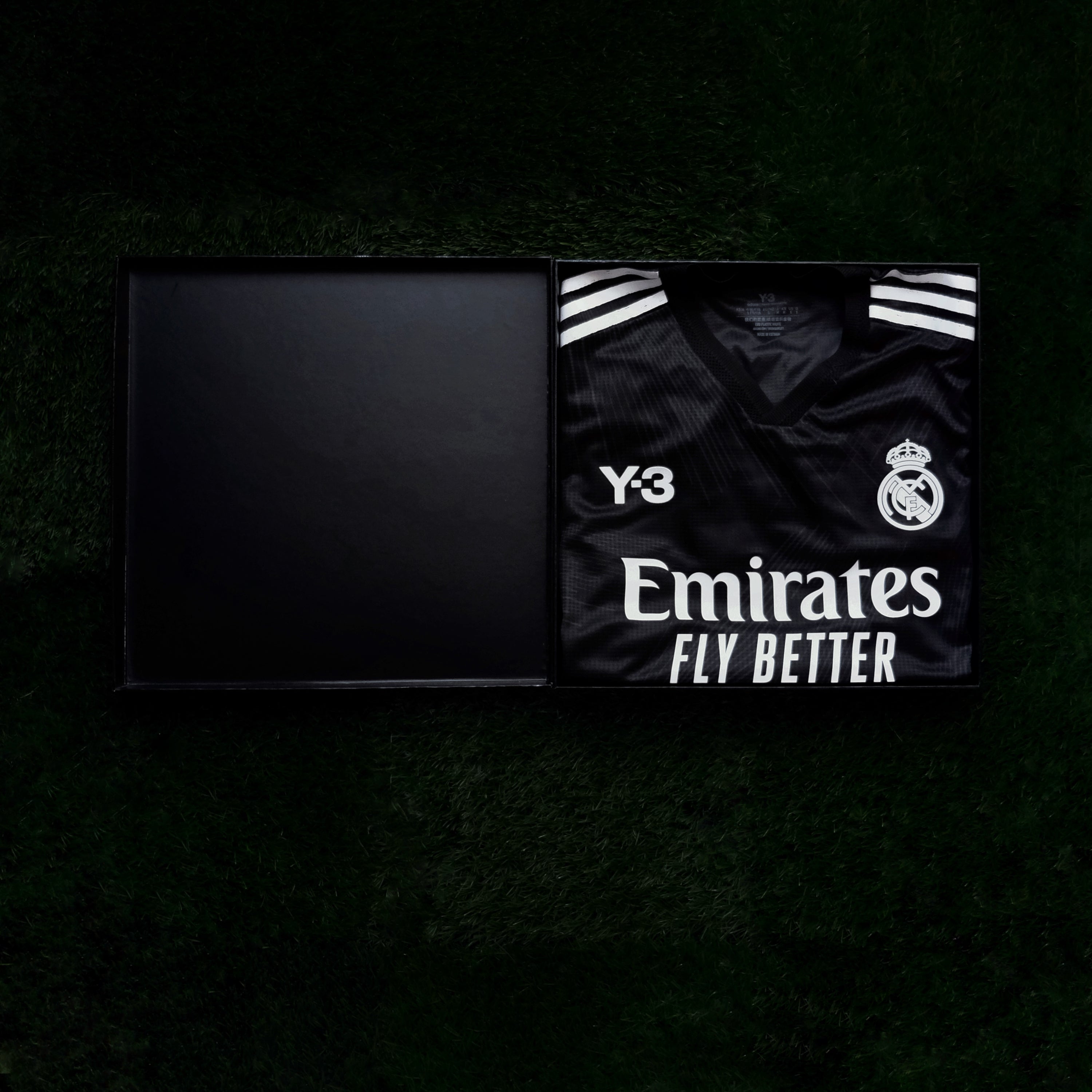 2021/22 Real Madrid X Y-3 Fourth Jersey Boxset (S)