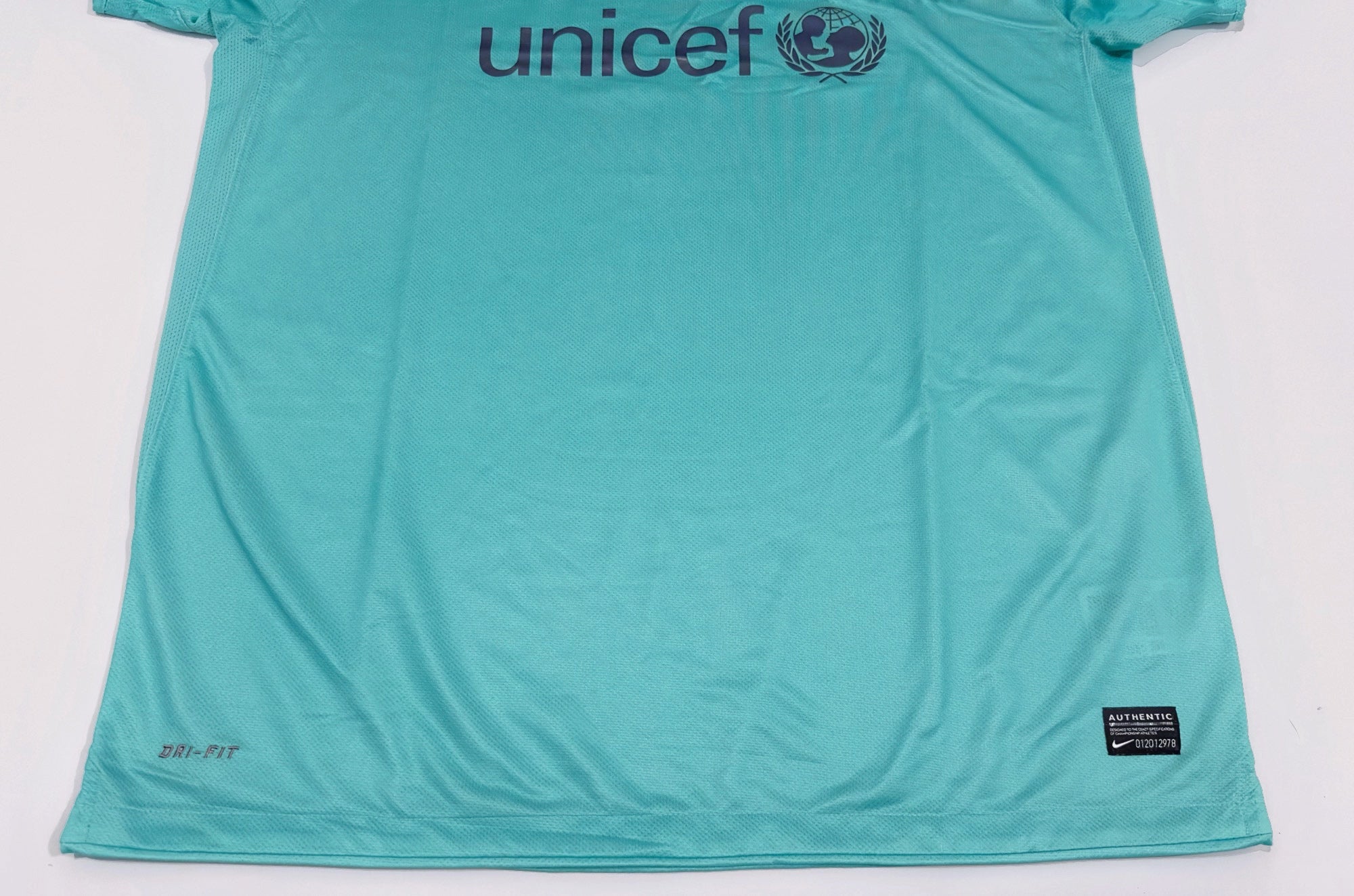 2010/11 Barcelona Away Jersey (XL)