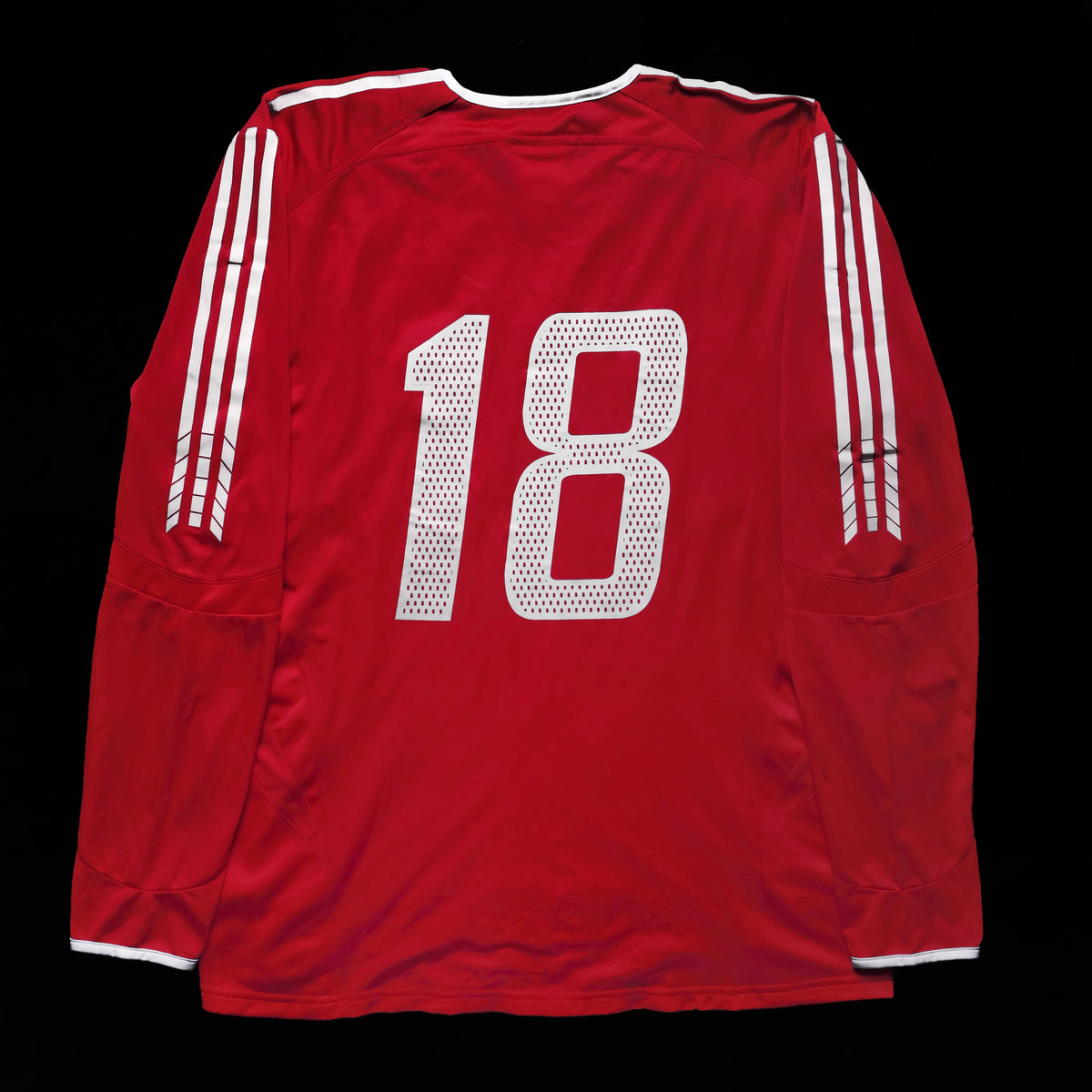 2005/06 Hong Kong #18 Home Jersey (M) L/S with Shorts