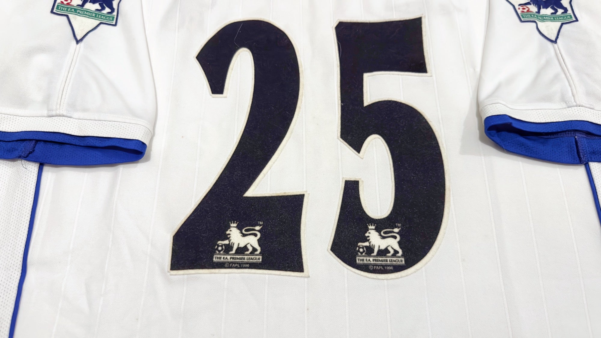 2001/03 Chelsea #25 ZOLA Away Jersey (L)