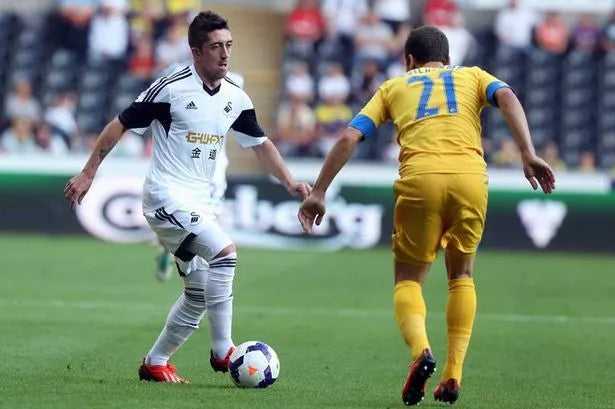 2013/14 Swansea City #11 PABLO H. Home Jersey (S)