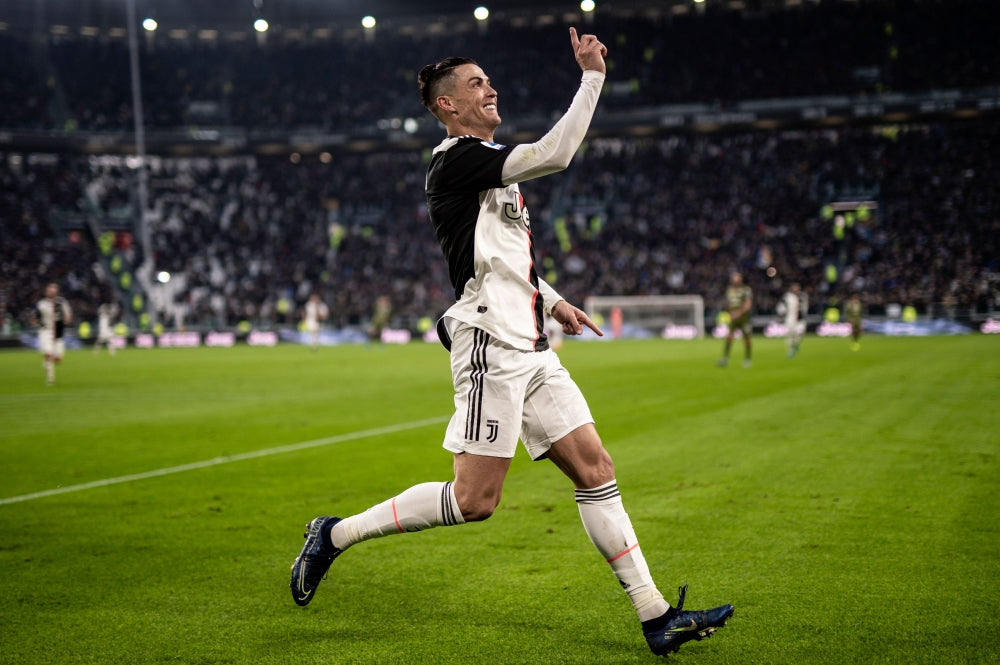 2019/20 Juventus #7 RONALDO Home Jersey (S)