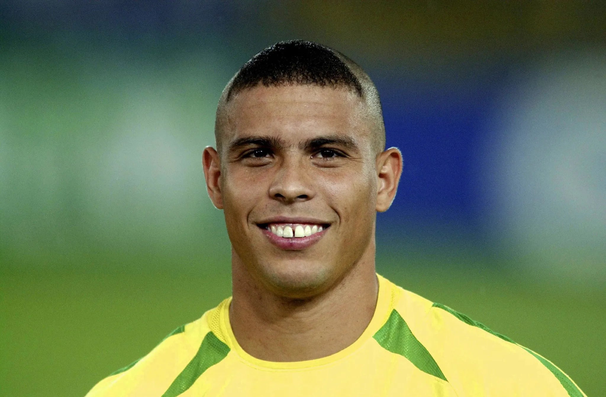 2002 Brazil #9 RONALDO Home Jersey (M)