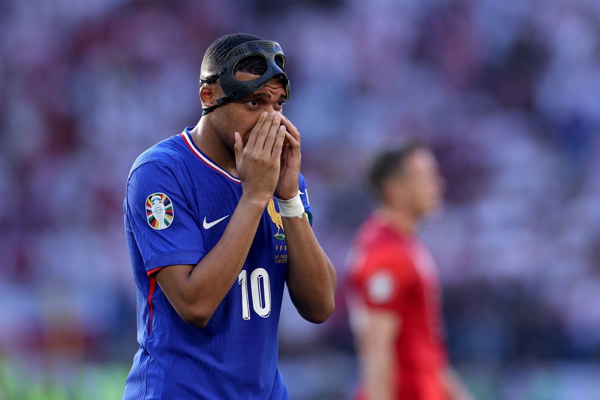 2024/25 France #10 MBAPPE Home Jersey (M) – Double Kick Football