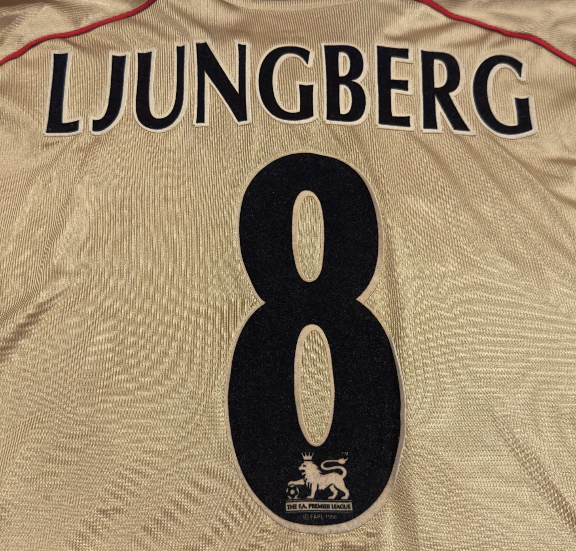 2001/02 Arsenal #8 LJUNGBERG Away Jersey (XL)