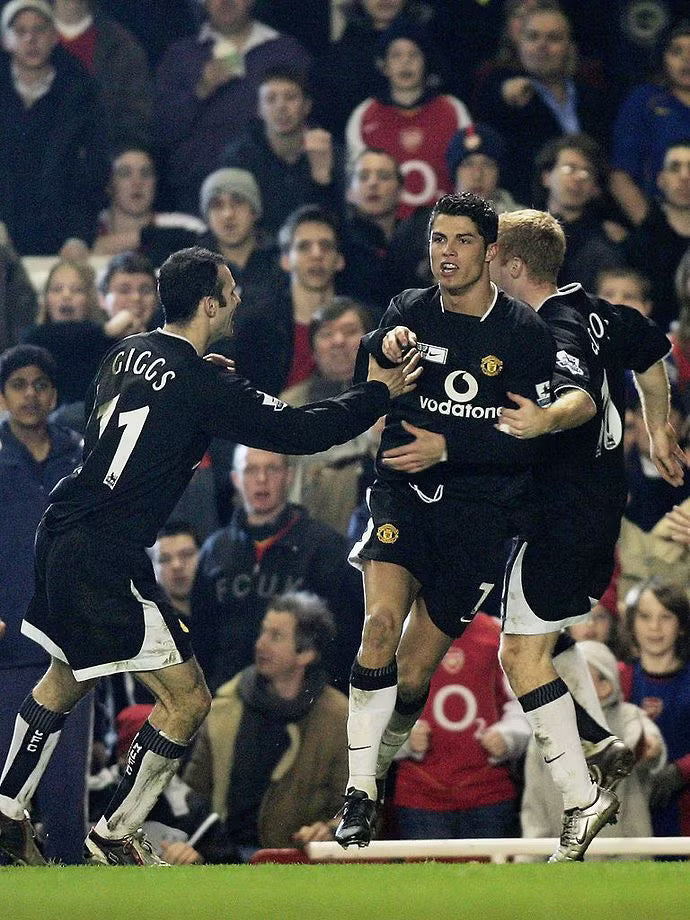 2003/05 Man Utd #7 RONALDO Away Jersey (S) L/S