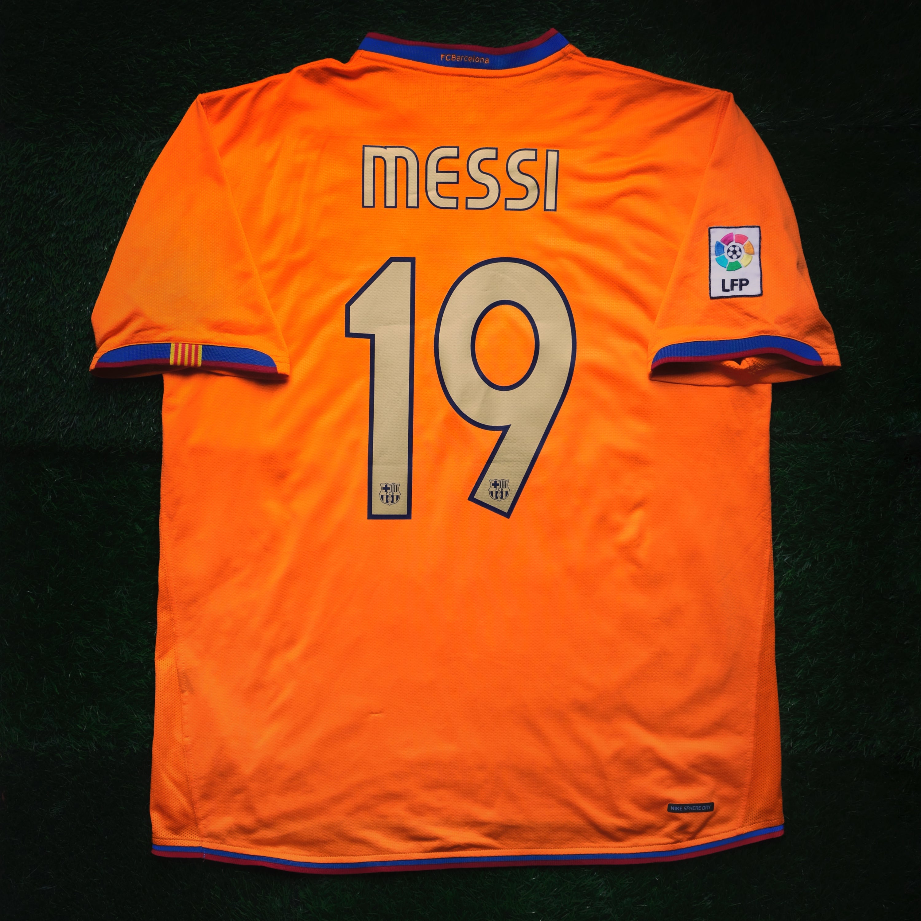 2006/07 Barcelona #19 MESSI Away Jersey (XL)