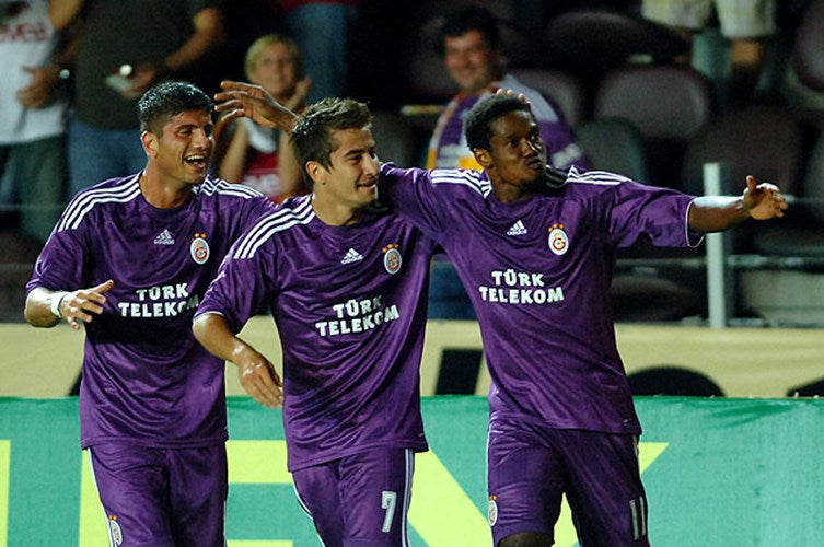 2009/10 Galatasaray Third Jersey (M)