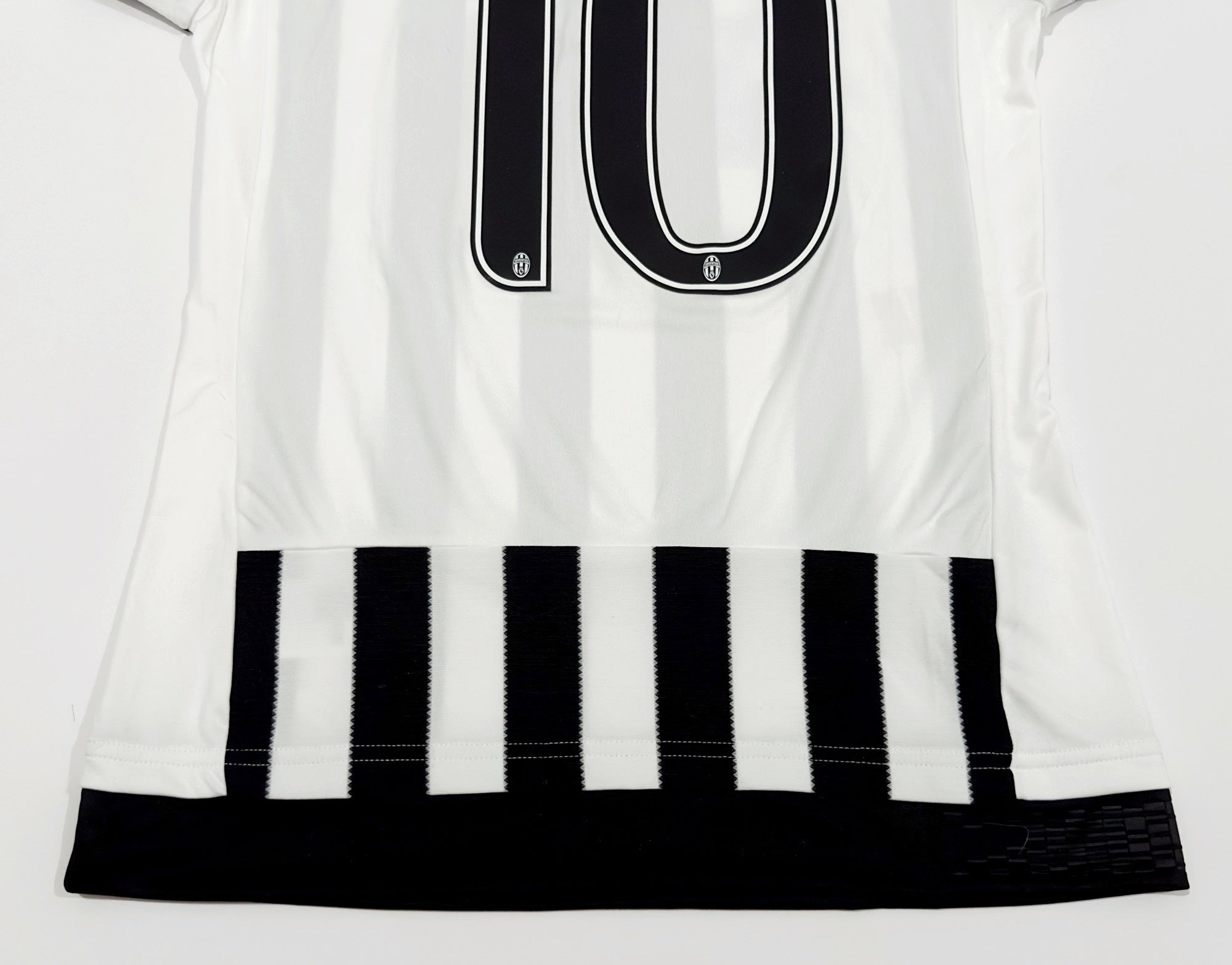 2015/16 Juventus #10 POGBA Home Jersey (XS)