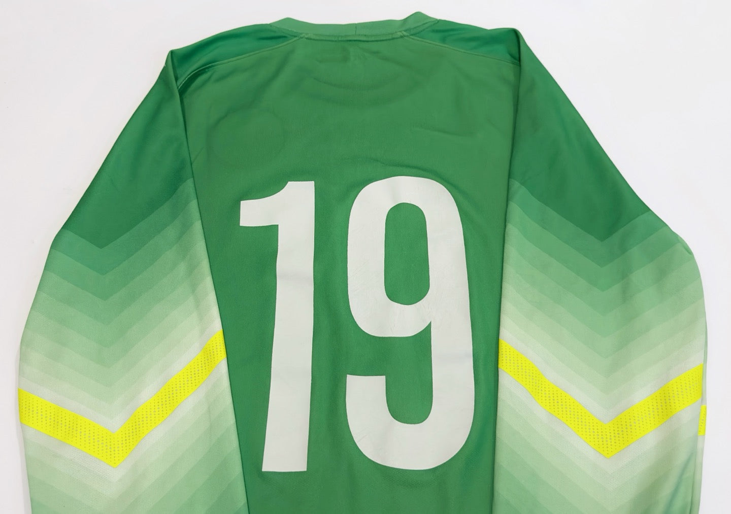 2014/15 Hong Kong #19 GK Jersey (L) with Shorts