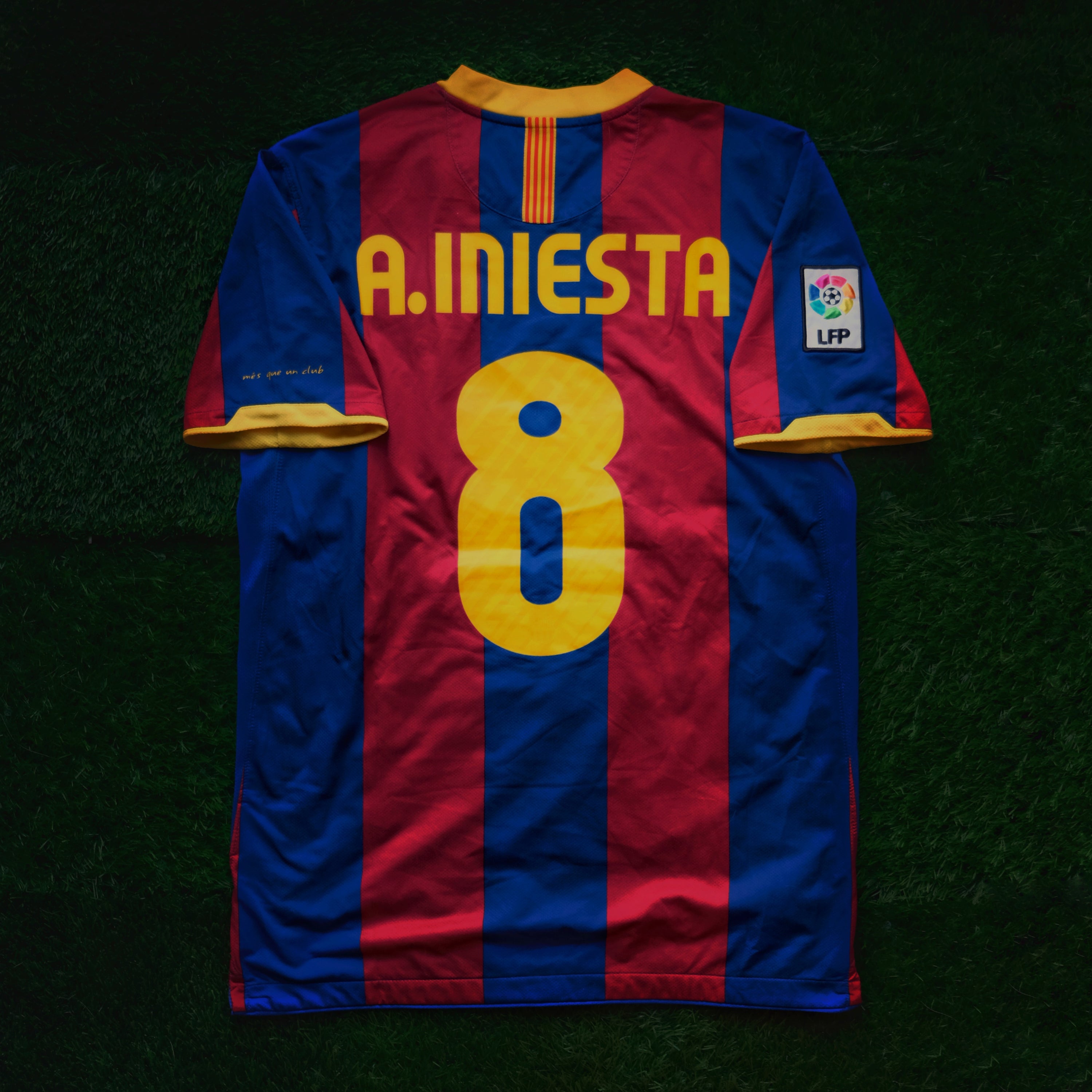 2010/11 Barcelona #8 A. INIESTA Home Jersey (M)