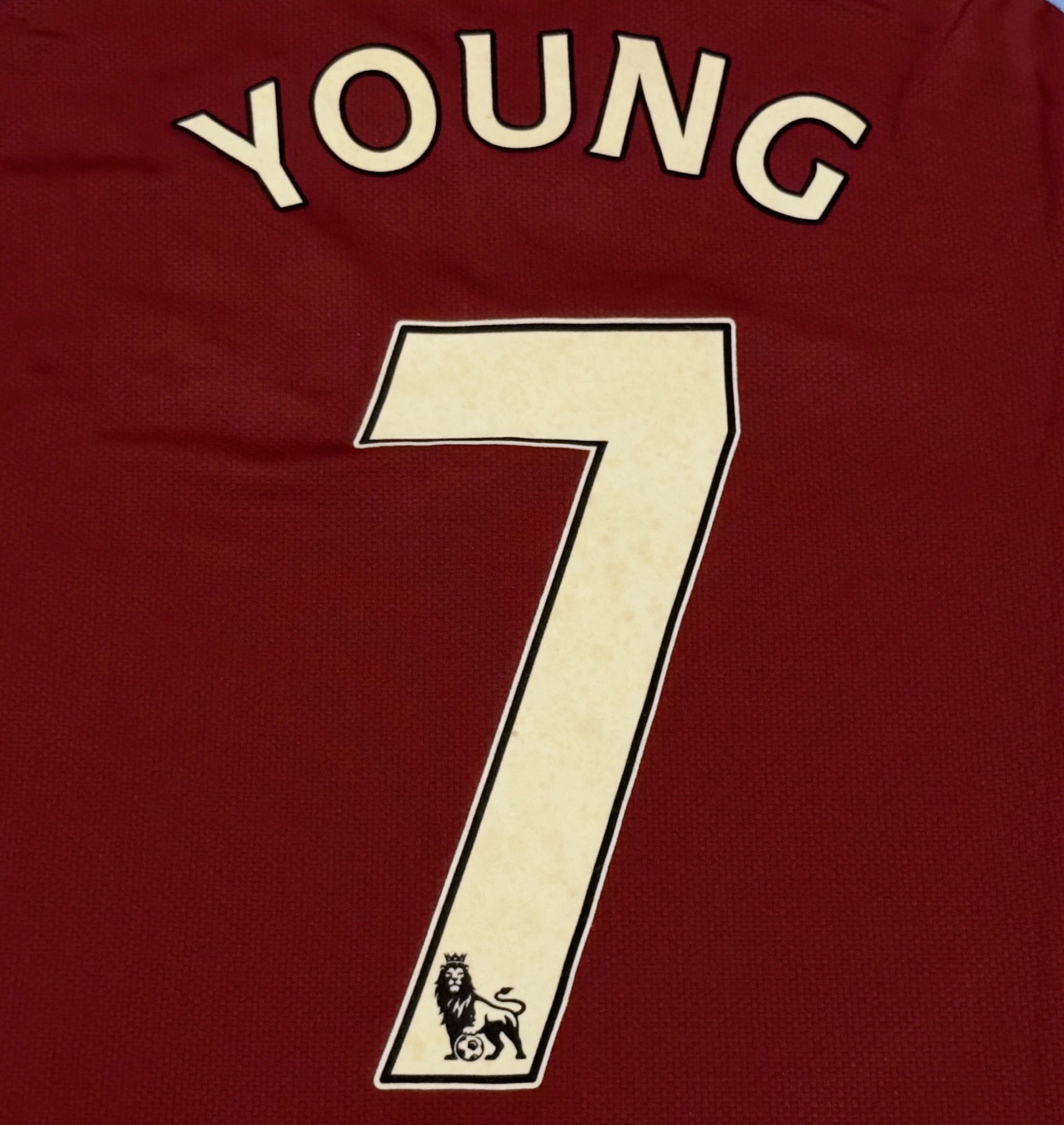 2008/09 Aston Villa #7 YOUNG Home Jersey (L) L/S