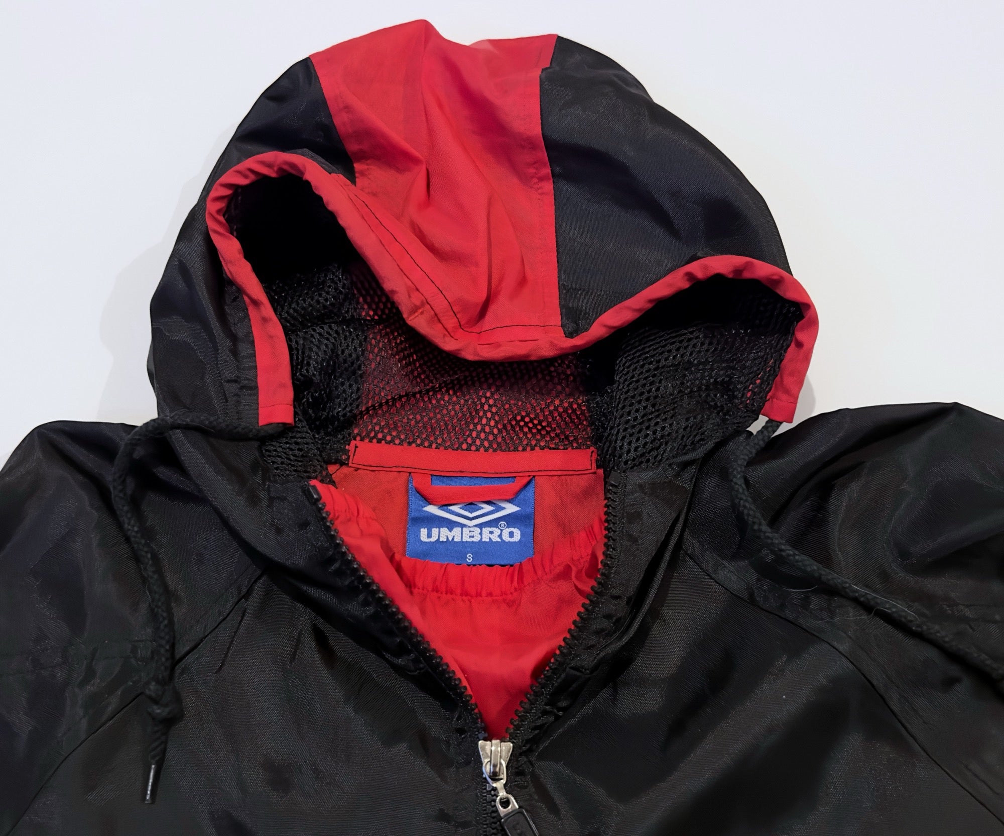 Umbro Man Utd Half-Zip Hooded Rain Jacket (S)