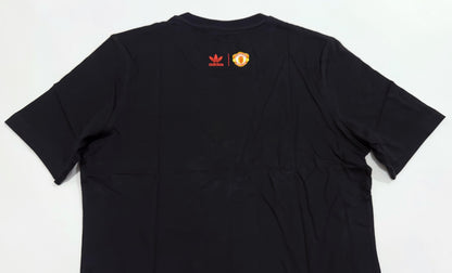 adidas Man Utd Old Trafford Trefoil T-Shirt Black (S)