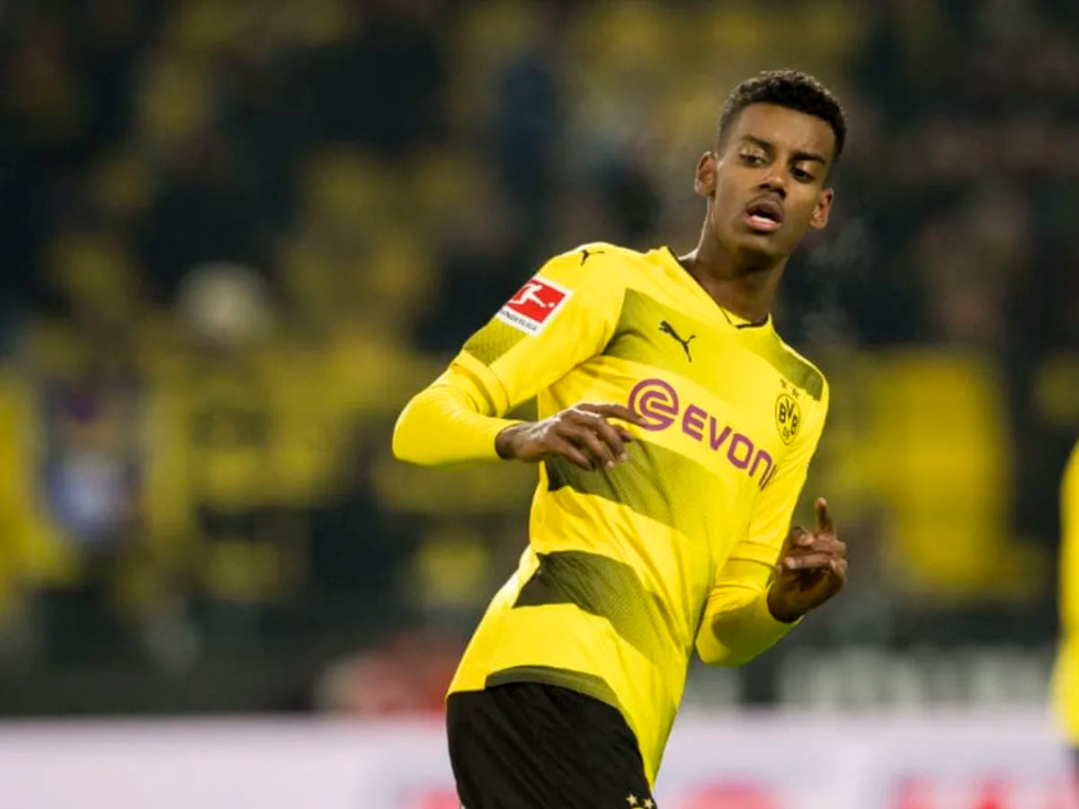 2017/18 Borussia Dortmund Home Jersey (S)