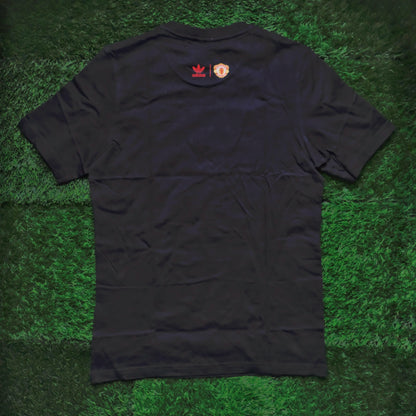 adidas Man Utd Old Trafford Trefoil T-Shirt Black (S)