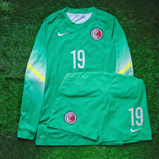 2014/15 Hong Kong #19 GK Jersey (L) with Shorts