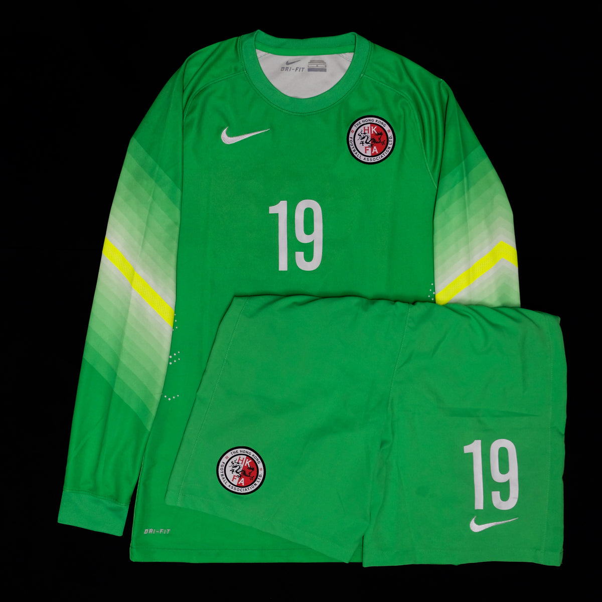 2014/15 Hong Kong #19 GK Jersey (L) with Shorts