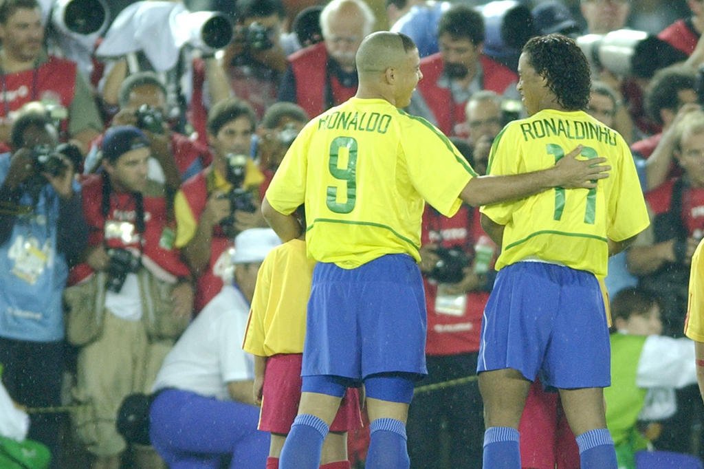 2002 Brazil #9 RONALDO Home Jersey (M)