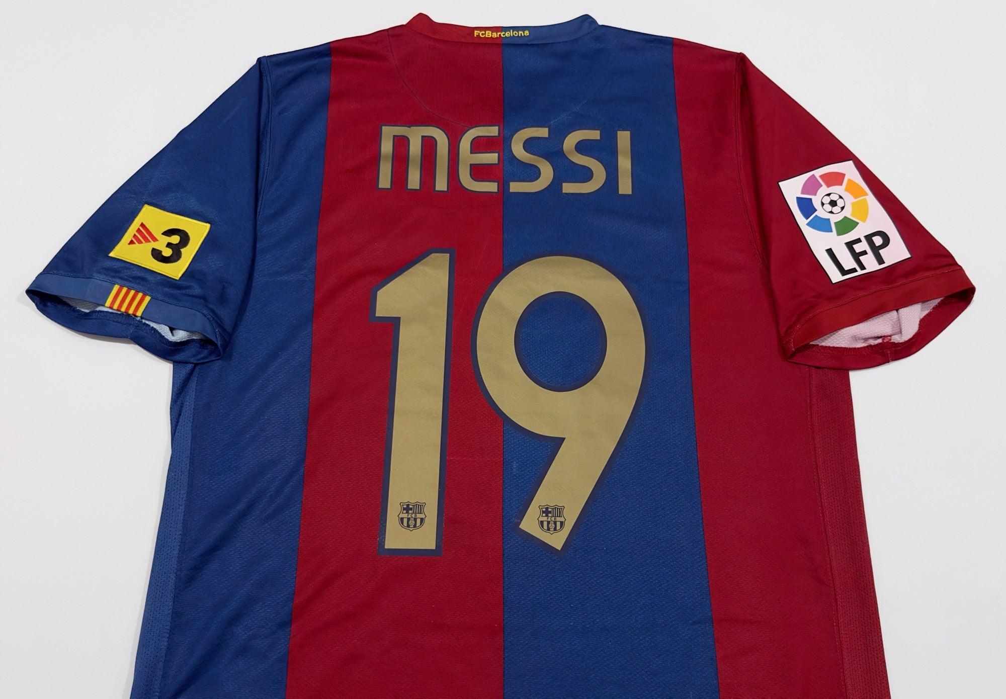 2006/07 Barcelona #19 MESSI Home Jersey (M)