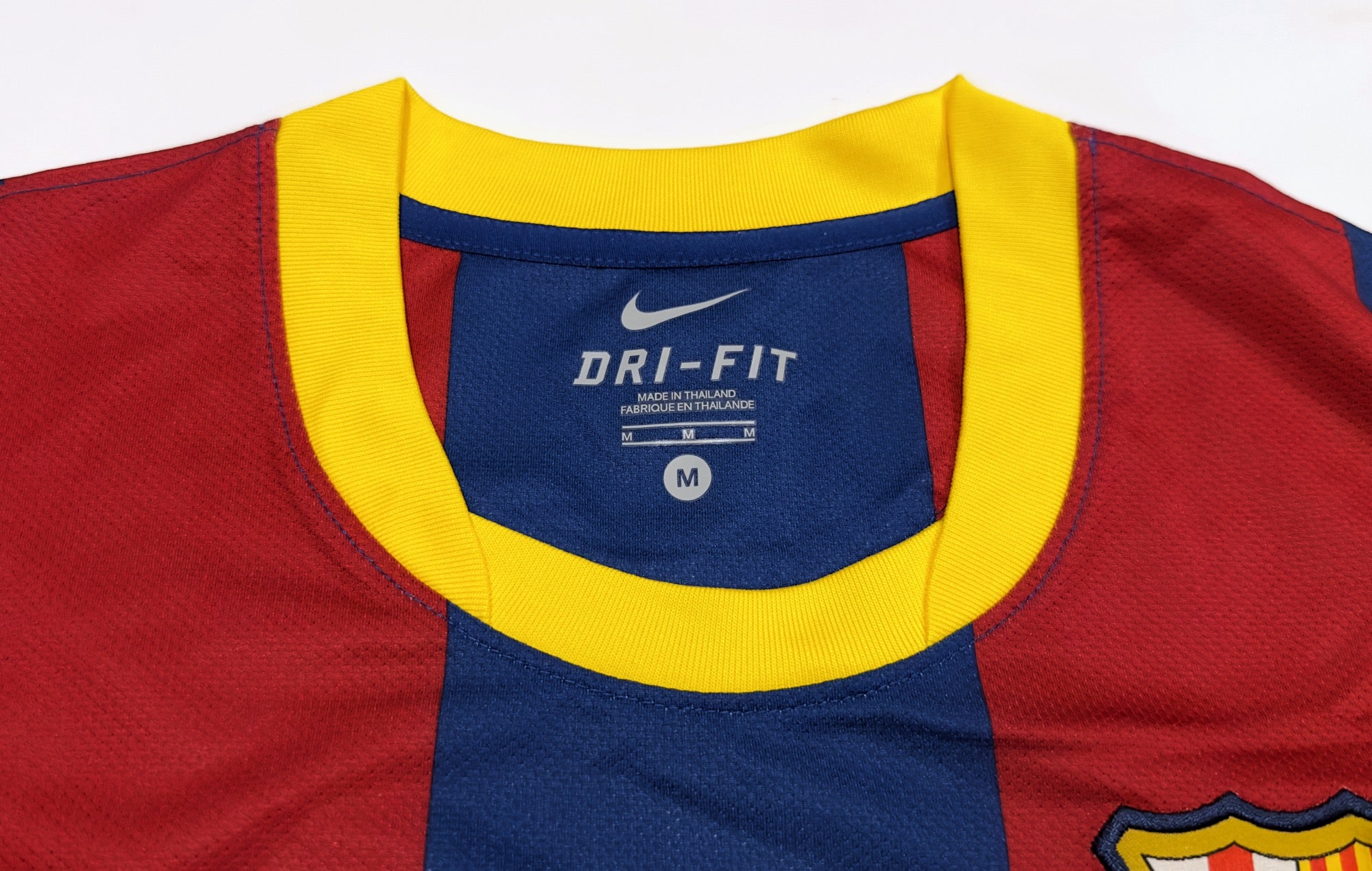 2010/11 Barcelona #8 A. INIESTA Home Jersey (M) – Double Kick