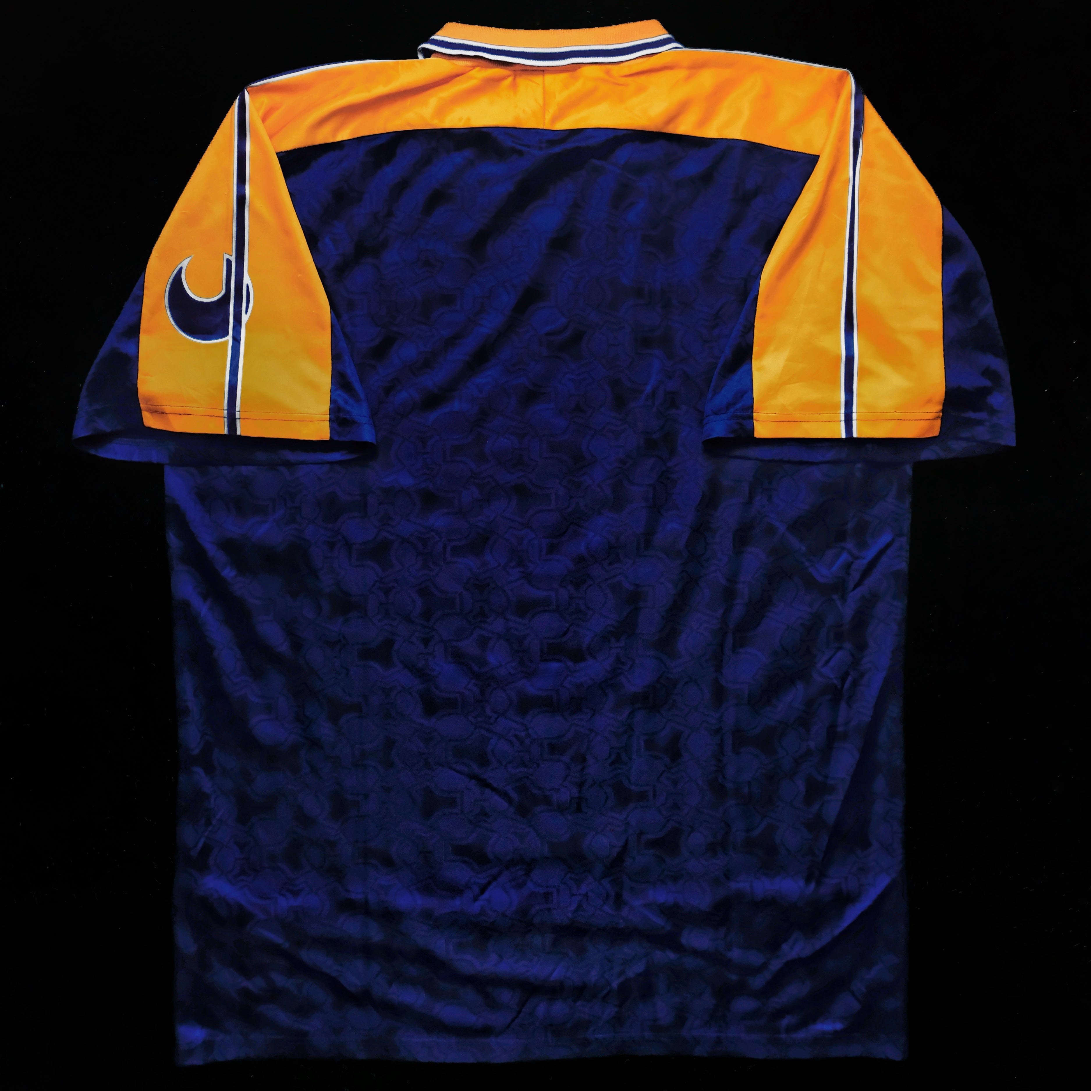 AJ Auxerre – Double Kick Football | retro. classic. vintage.