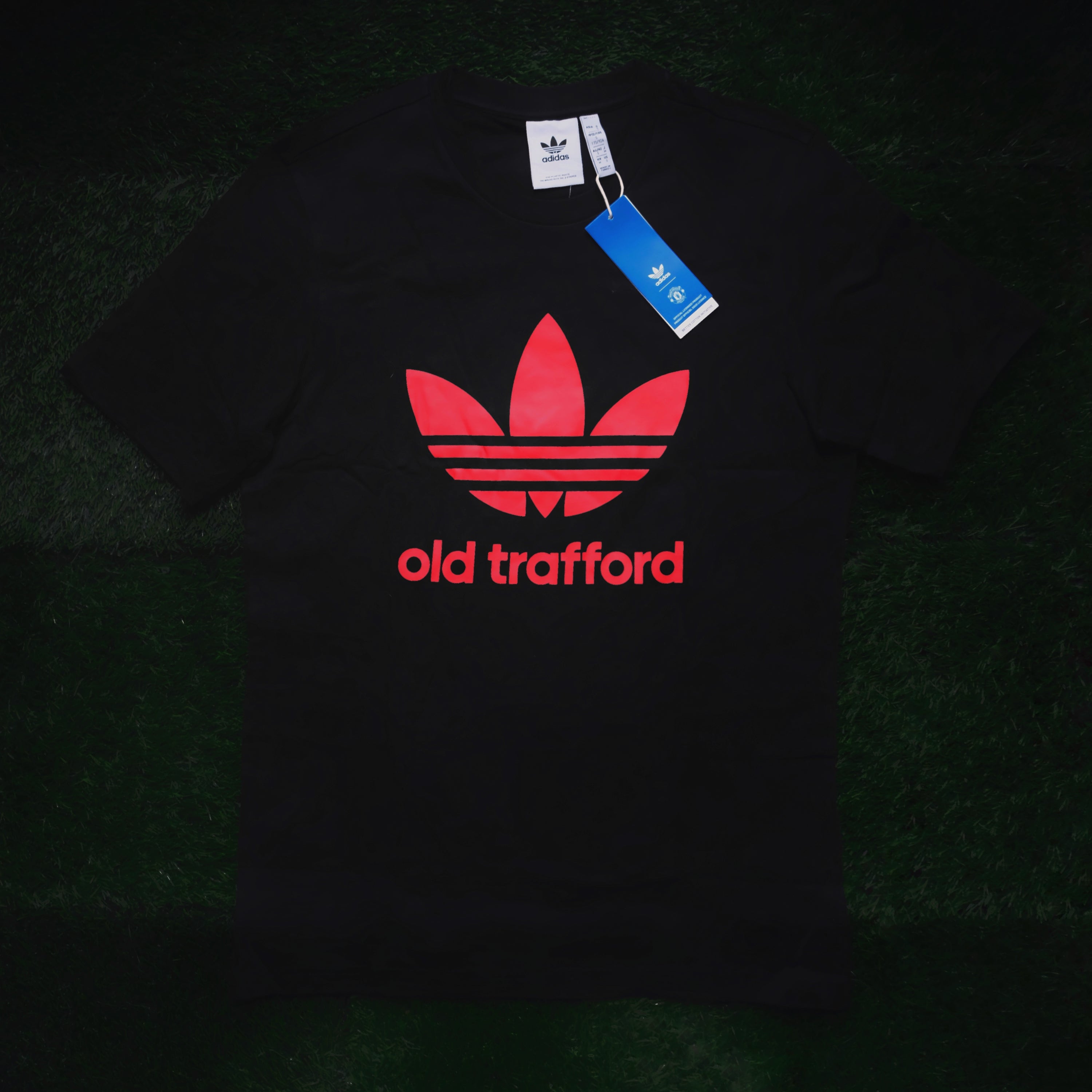 adidas Man Utd Old Trafford Trefoil T-Shirt Black (S)