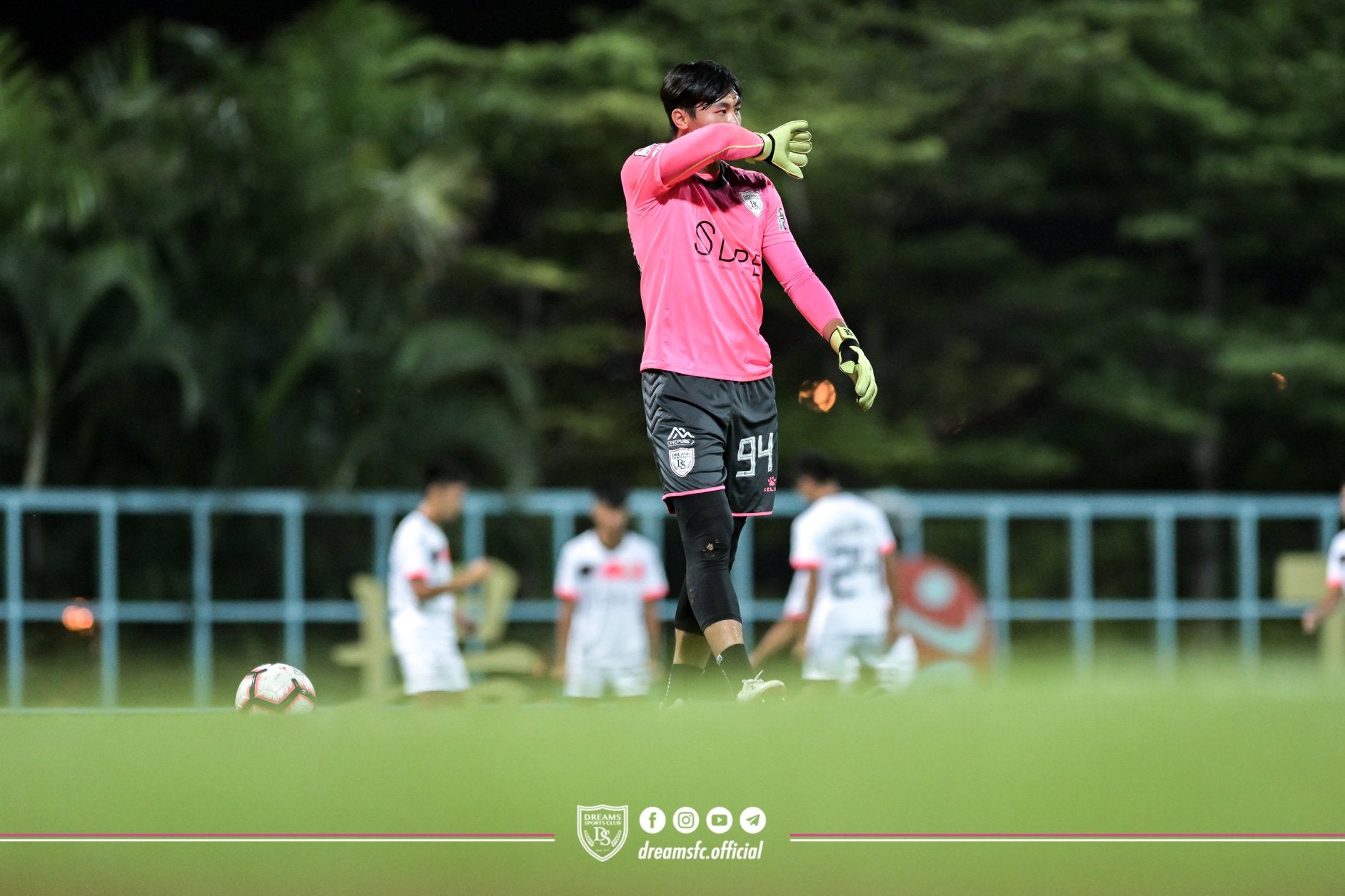 2018/19 Dreams FC #94 K W TSE GK Jersey (XL)