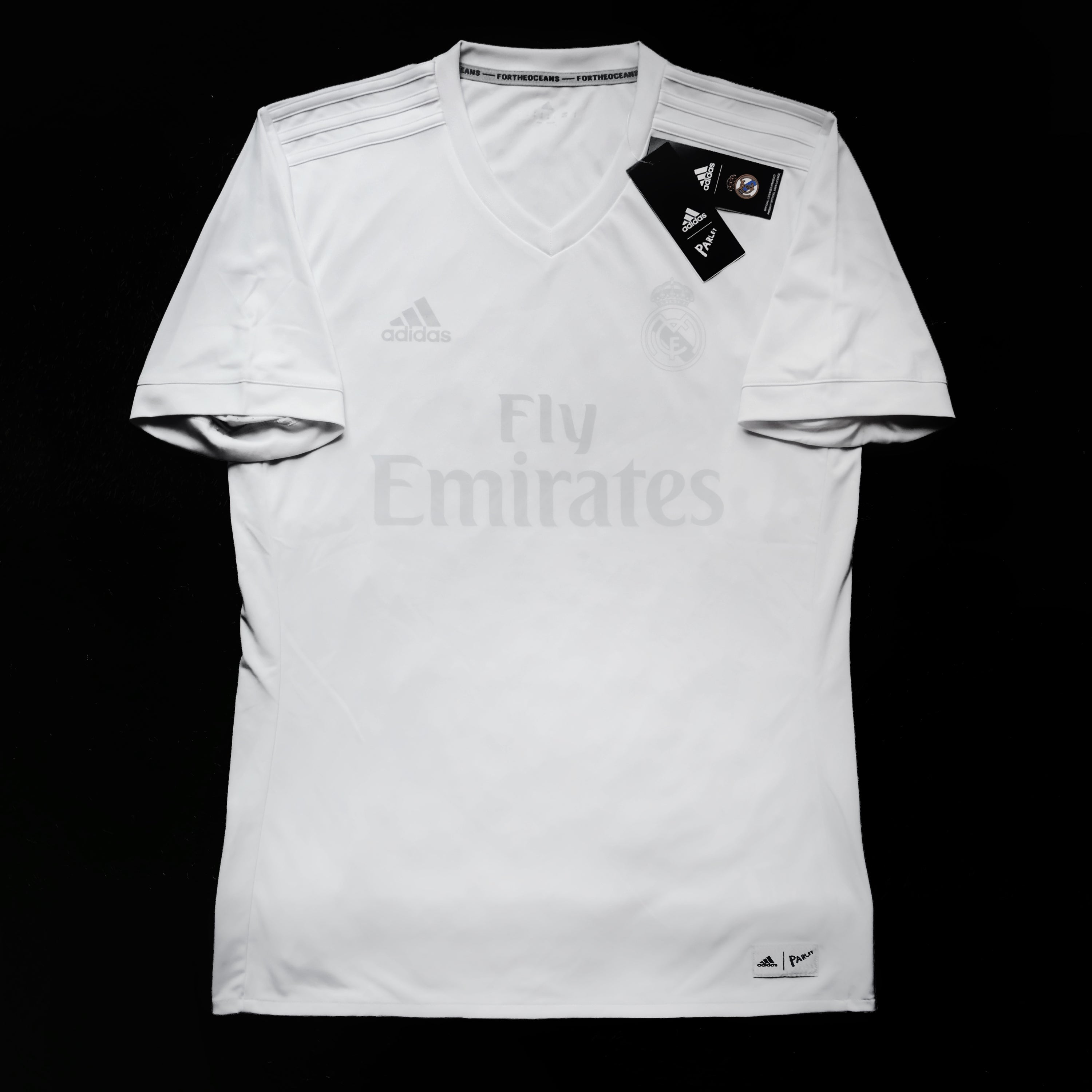2016/17 Real Madrid Fourth Jersey (M)
