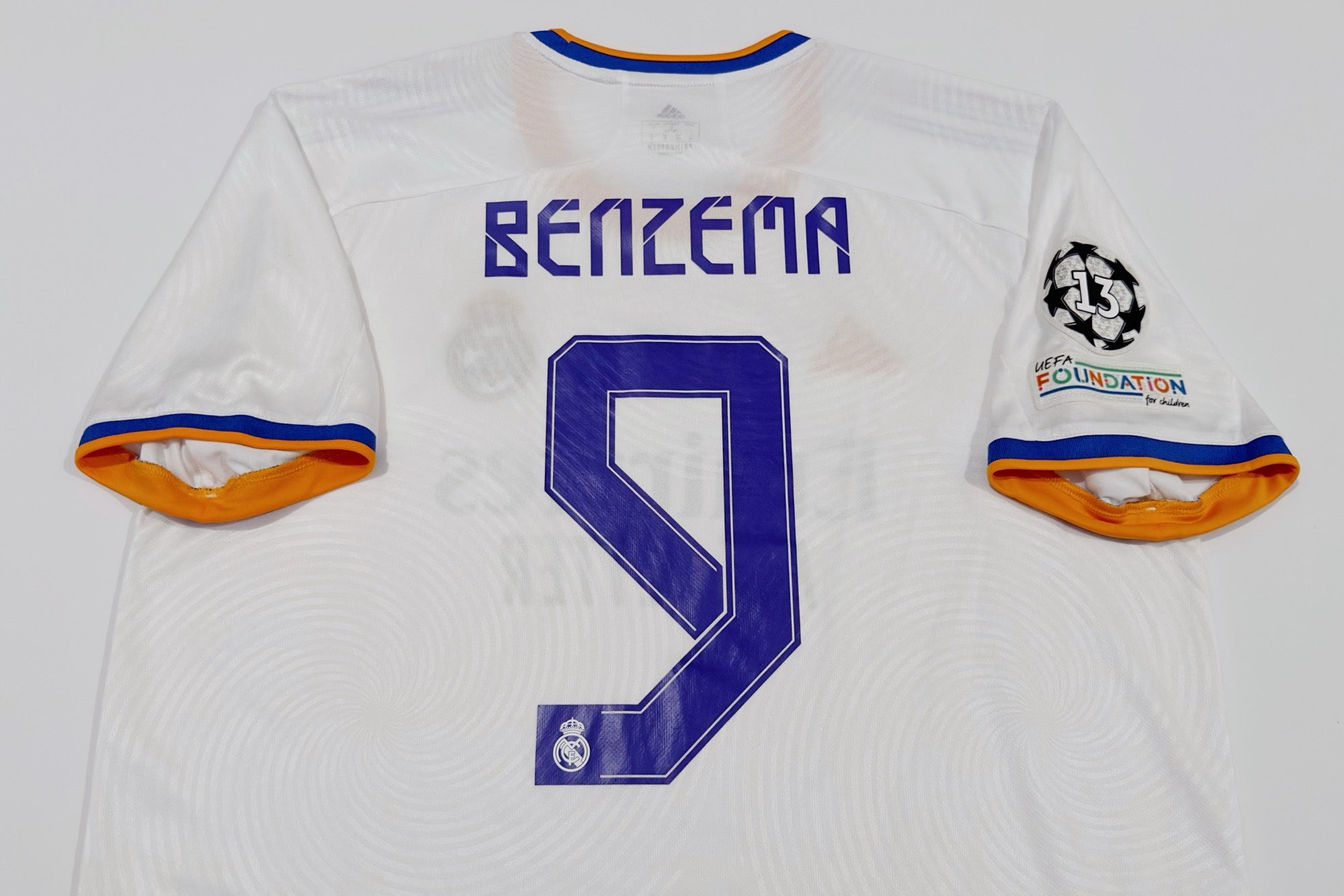 2021/22 Real Madrid #9 BENZEMA Home Jersey (XL)
