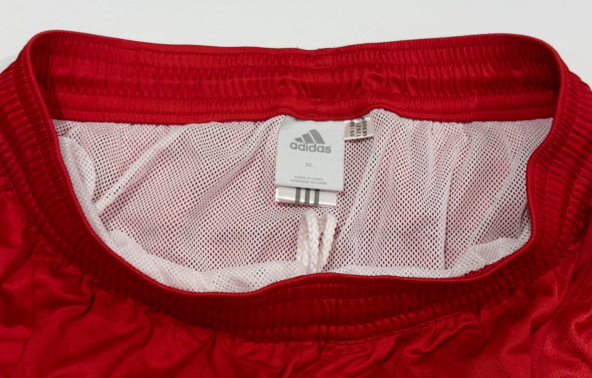 2005/06 Hong Kong #18 Home Jersey (M) L/S with Shorts