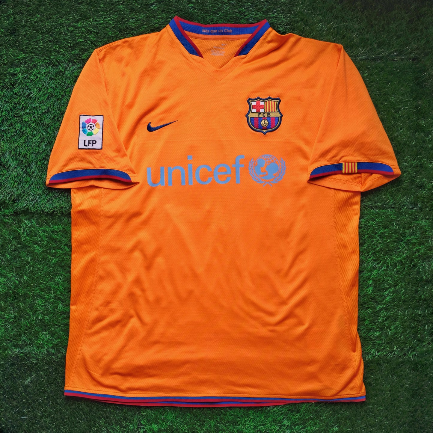 2006/07 Barcelona #19 MESSI Away Jersey (XL)