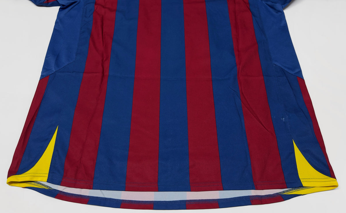 2005/06 Barcelona #10 RONALDINHO Home Jersey (XL) L/S