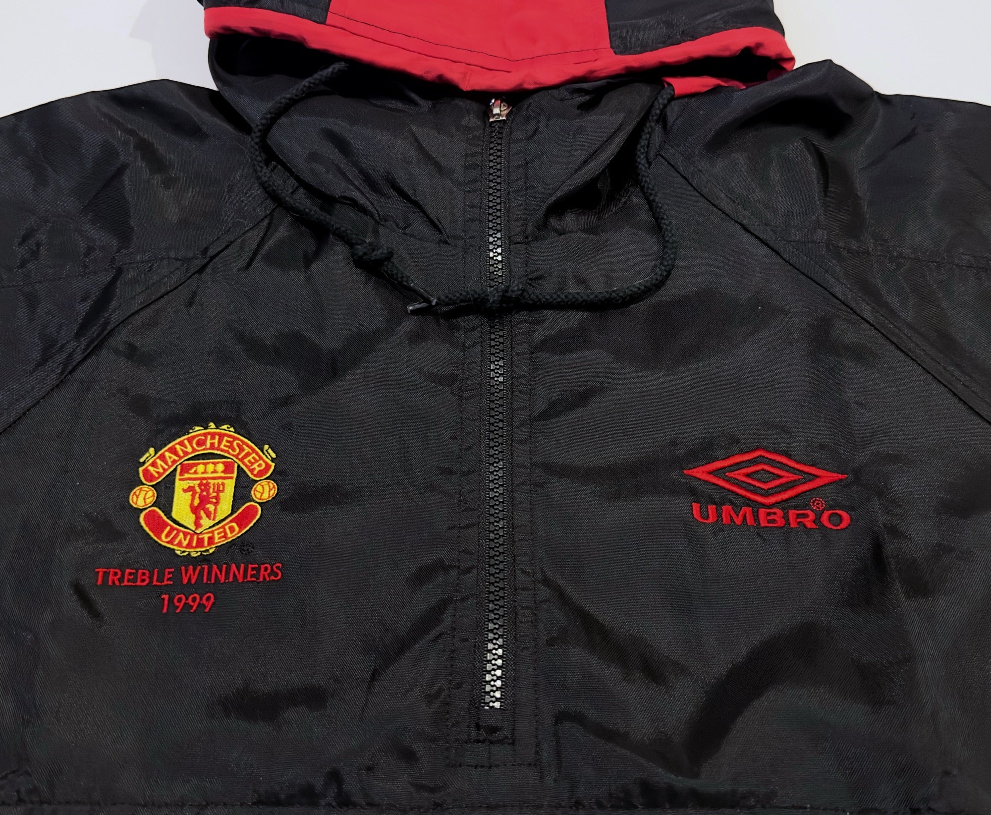 Umbro Man Utd Half-Zip Hooded Rain Jacket (S)