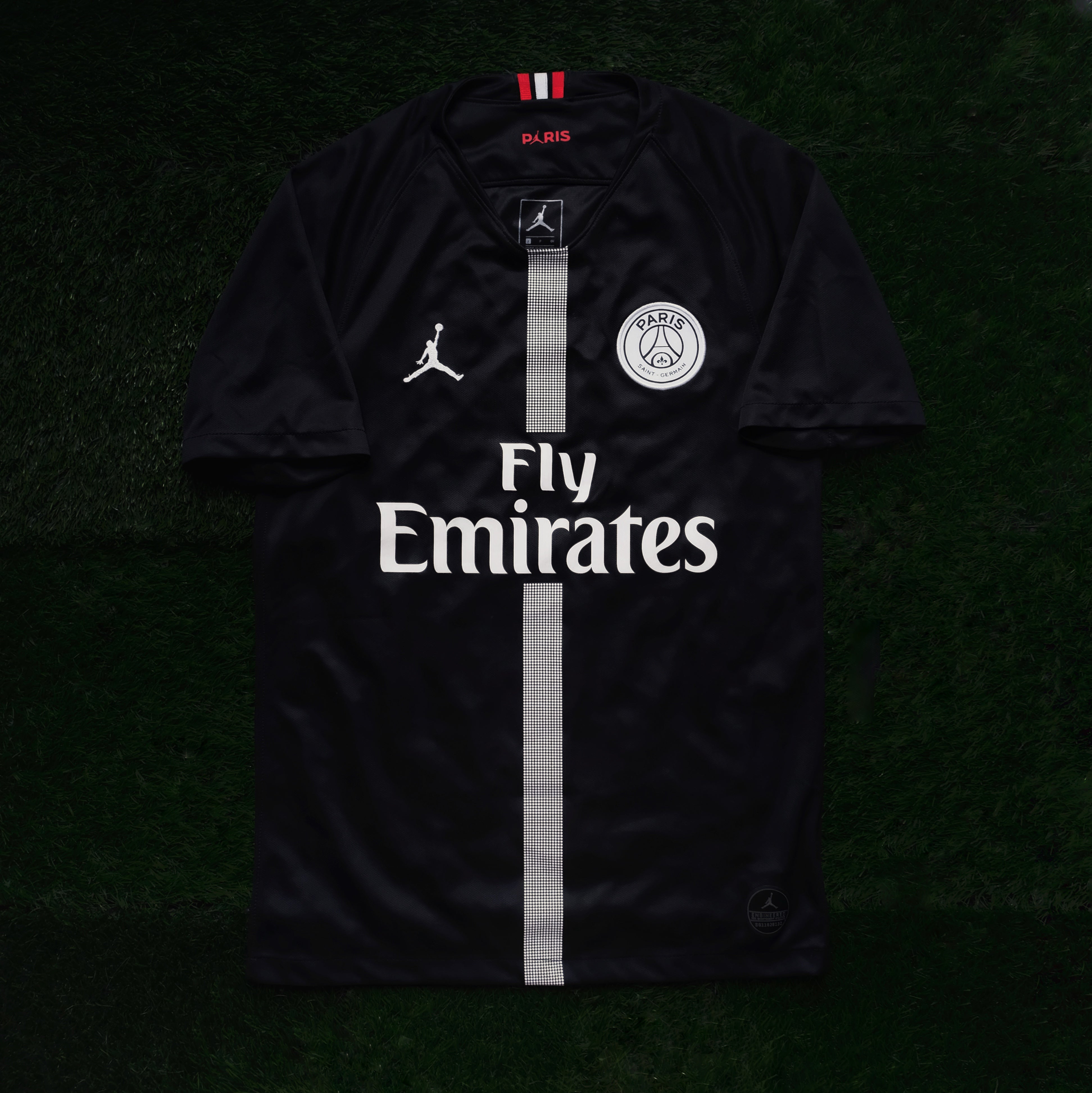 psg black and white jersey