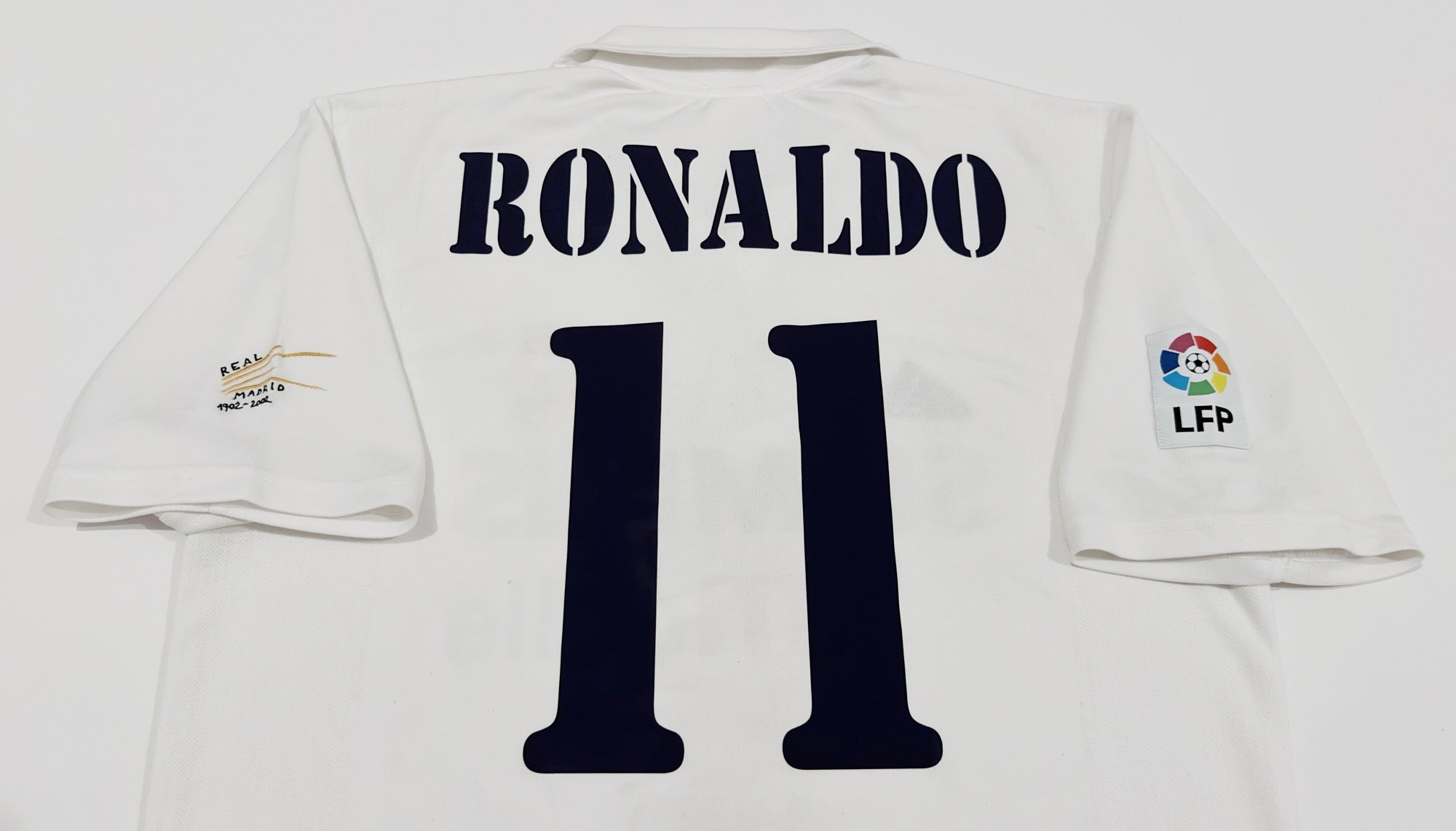 2002/03 Real Madrid #11 RONALDO Home Jersey (M)