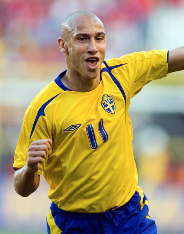2005/06 Sweden #11 LARSSON Home Jersey (S)