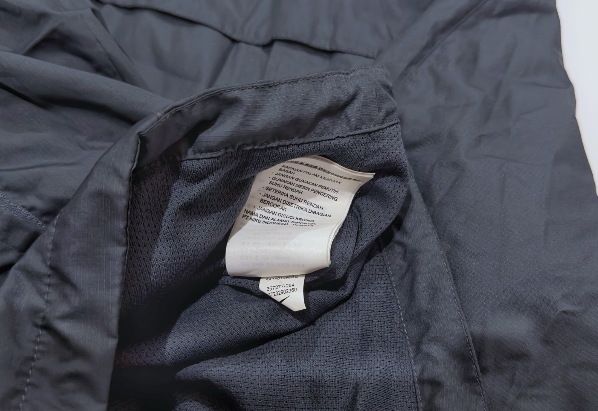 Nike Hong Kong Full-Zip Travel Jacket (L)
