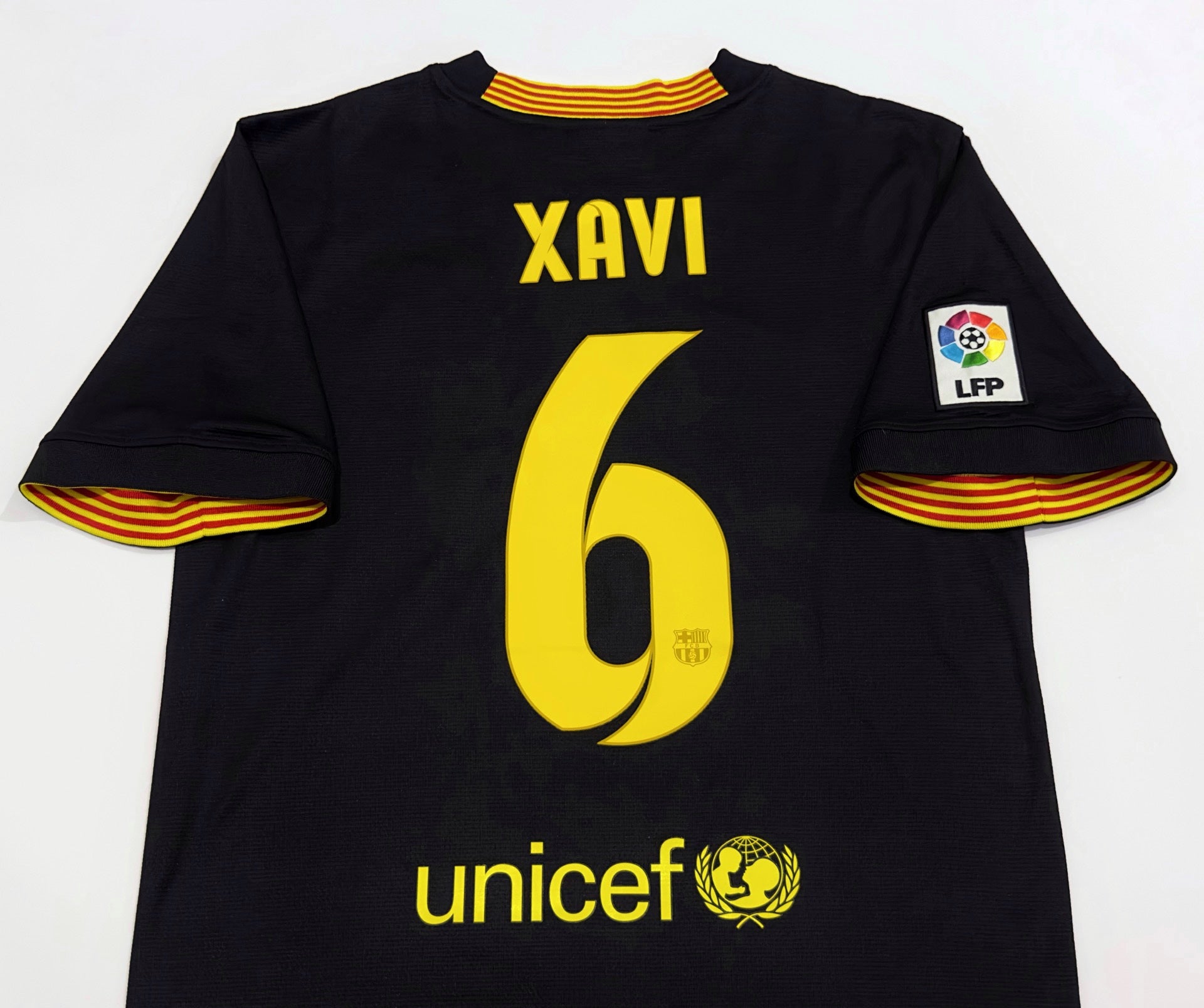 2013/14 Barcelona #6 XAVI Third Jersey (S)